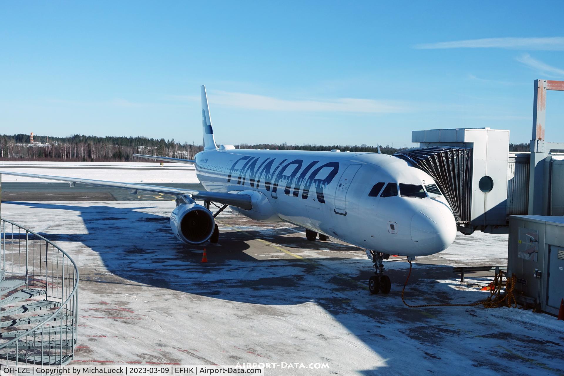 OH-LZE, 2003 Airbus A321-211 C/N 1978, At Vantaa