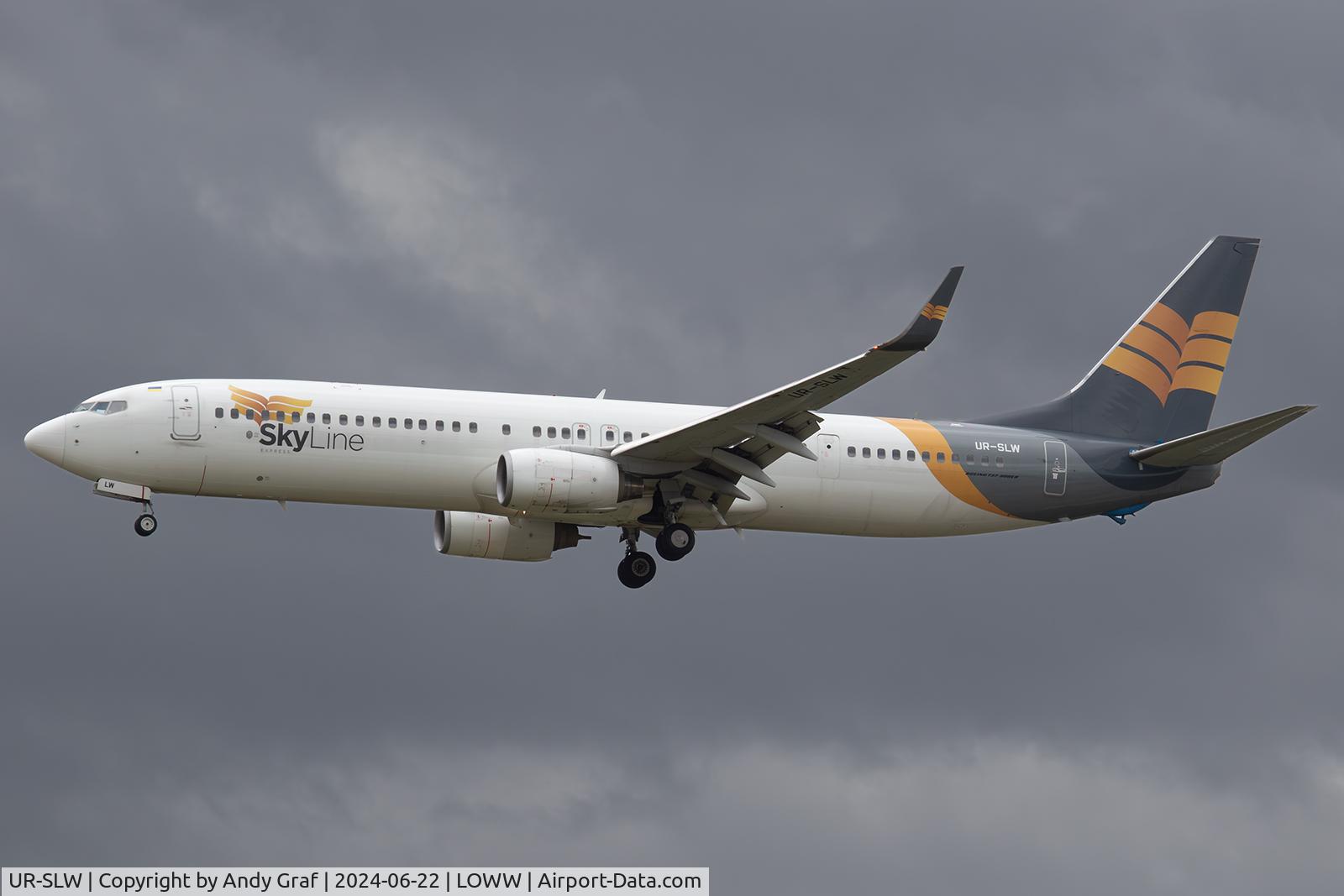 UR-SLW, 2009 Boeing 737-900ER C/N 36086, Skyline 737-900