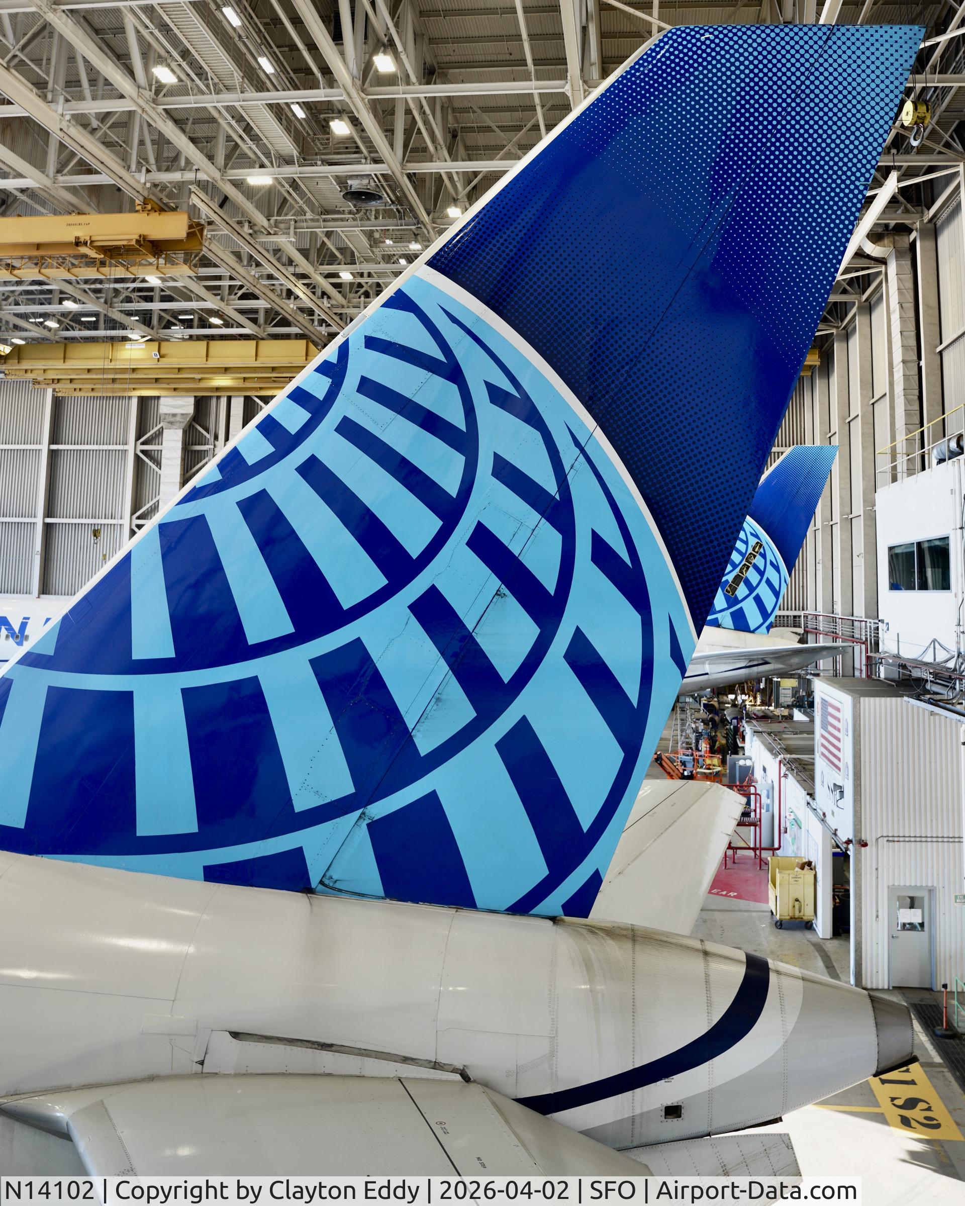 N14102, 1994 Boeing 757-224 C/N 27292, SFO 2026