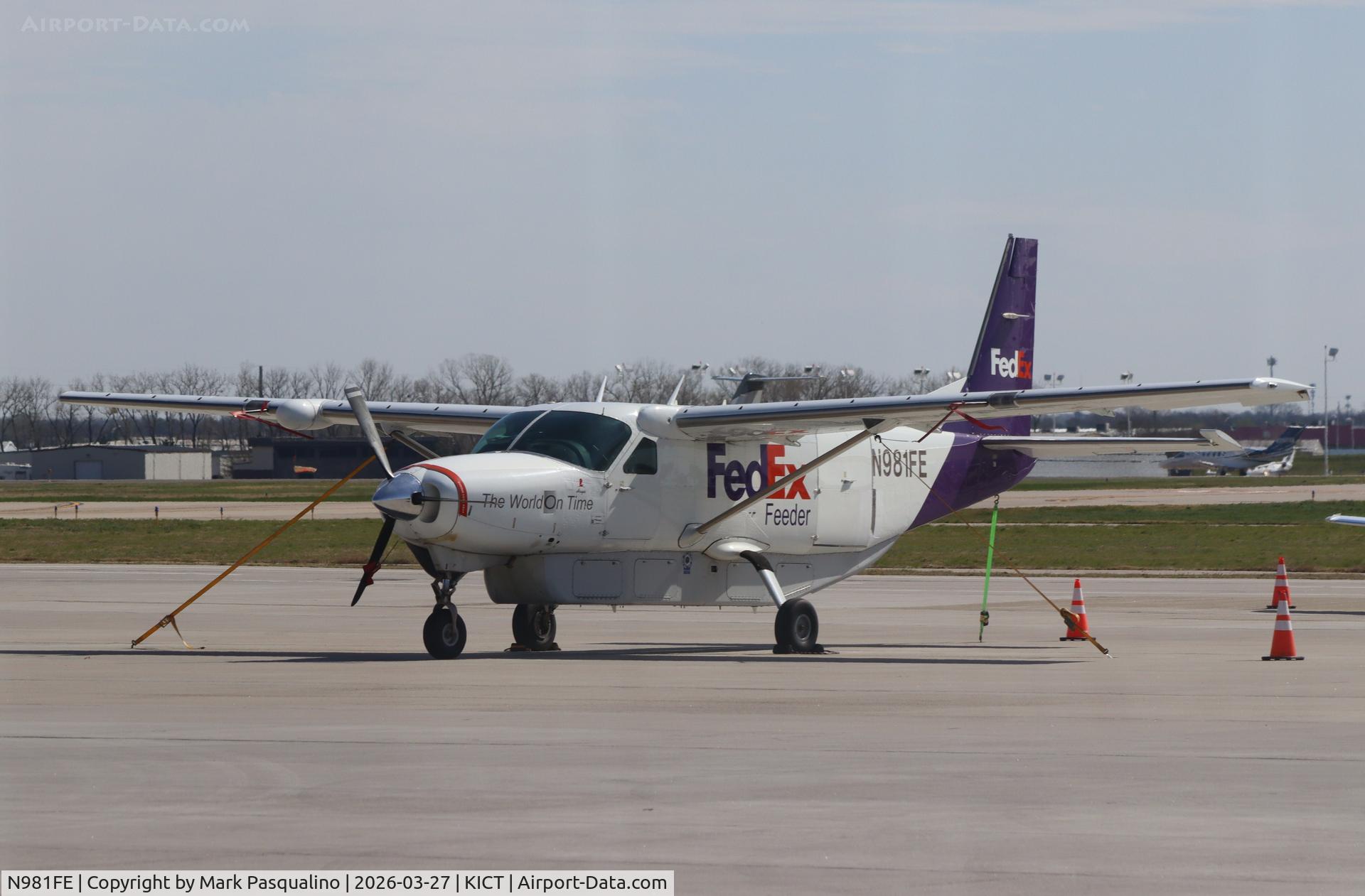 N981FE, 1988 Cessna 208B C/N 208B0110, Cessna 208B