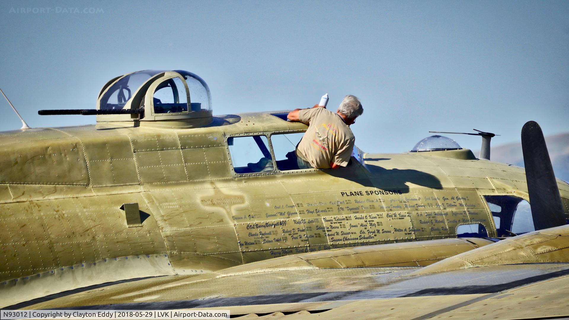 N93012, 1944 Boeing B-17G-30-BO Flying Fortress C/N 32264, Livermore airport in California 2018