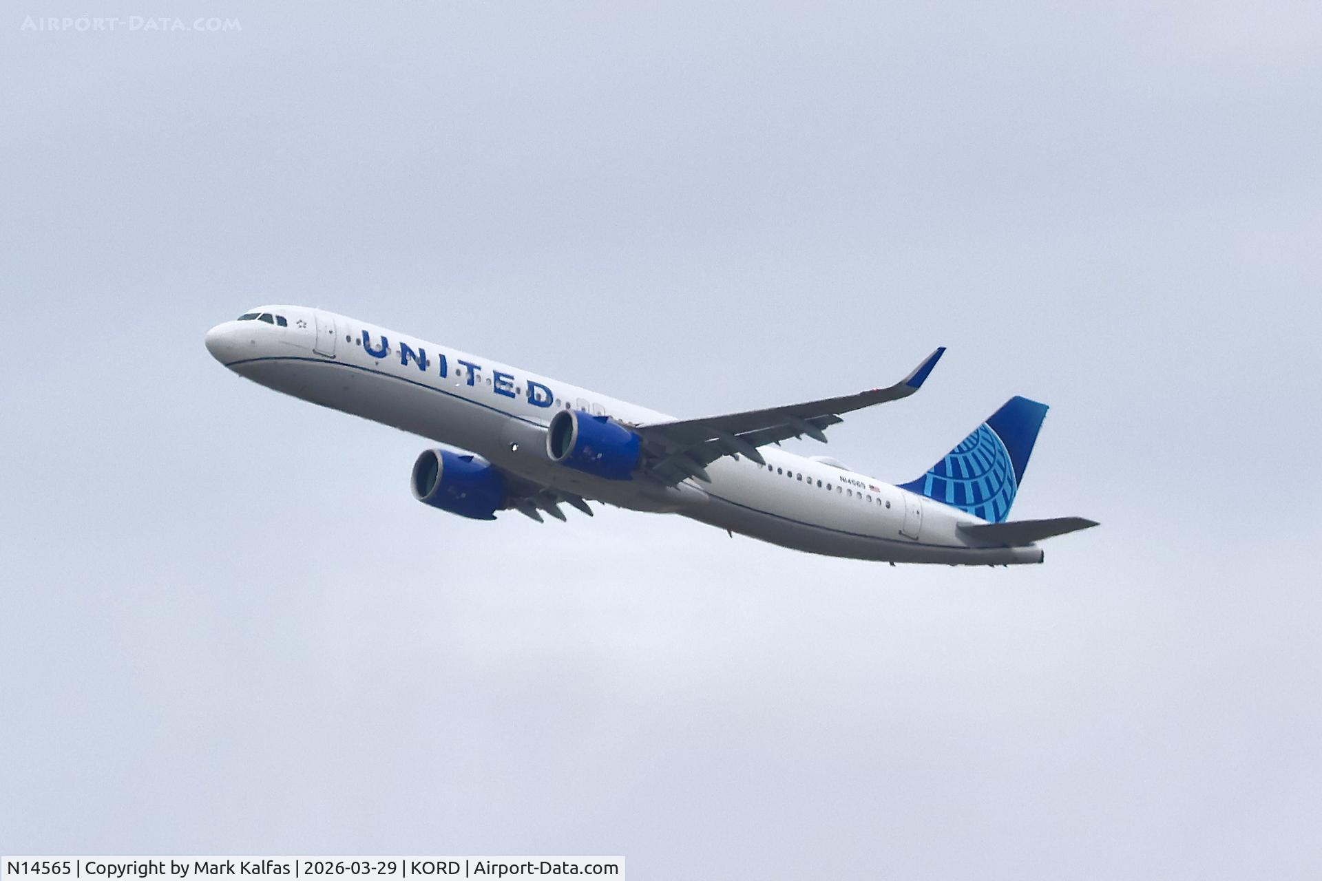 N14565, 2025 Airbus 321-271NX C/N 13011, A21N United Airbus 321-271NX  N14565 departing 27L KORD