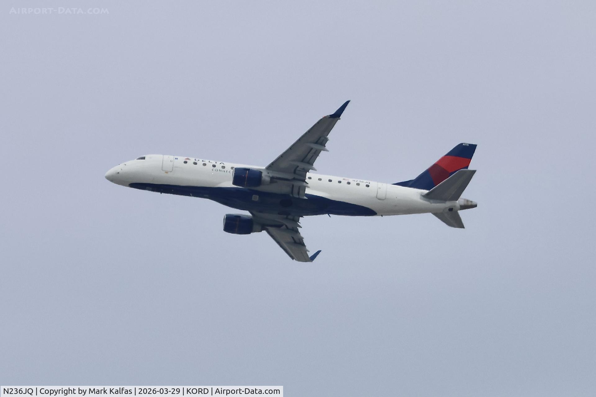 N236JQ, 2008 Embraer 175LR (ERJ-170-200LR) C/N 17000236, E75L Republic Airways / Delta Connection mbraer 175LR,  N236JQ departing 27L KORD