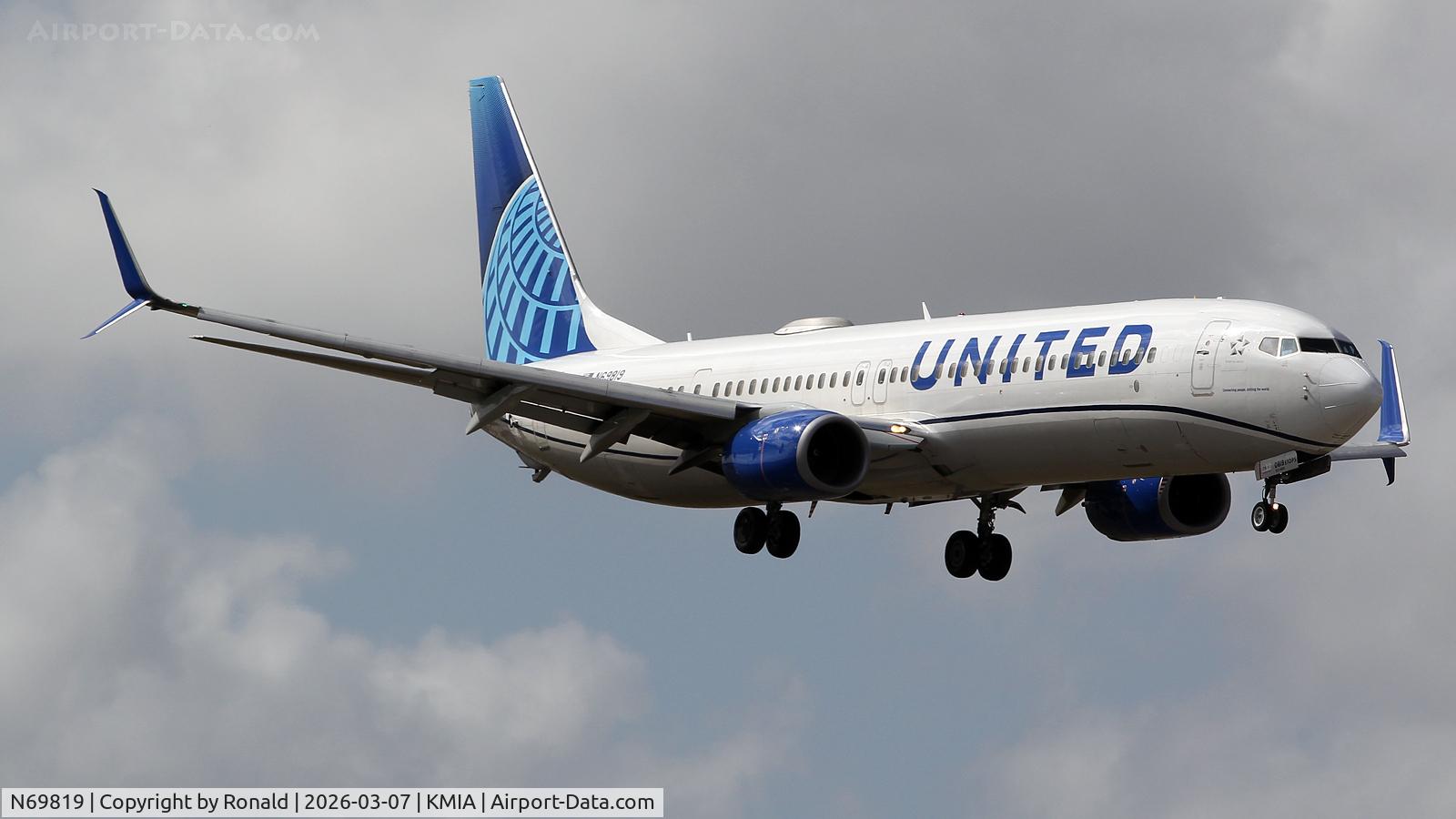 N69819, 2014 Boeing 737-924/ER C/N 43533, at mia