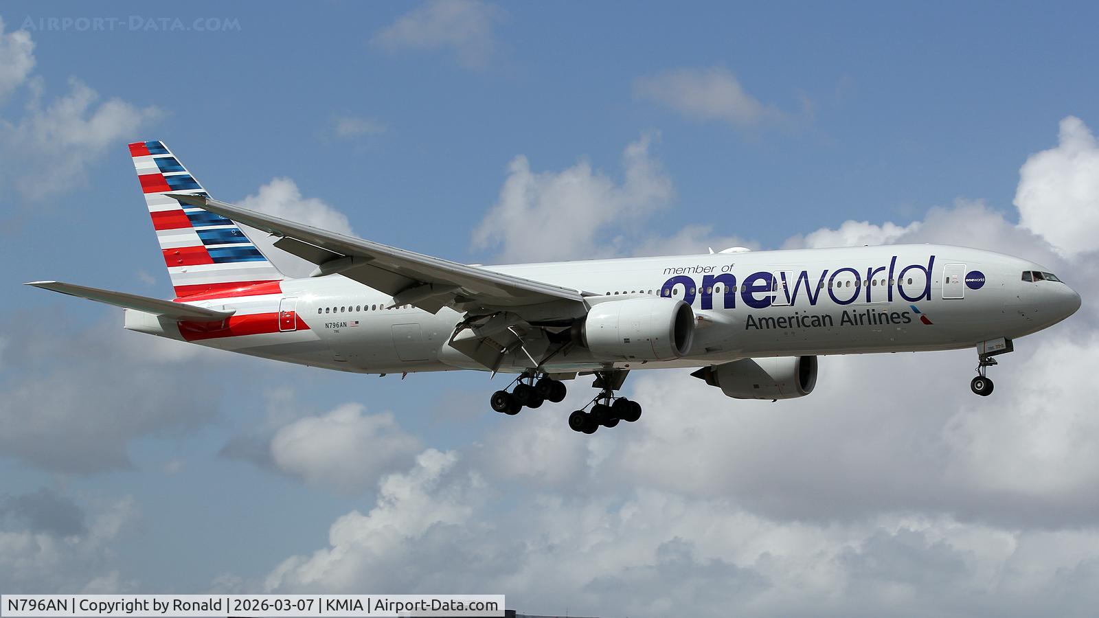 N796AN, 2000 Boeing 777-223 C/N 30796, at mia