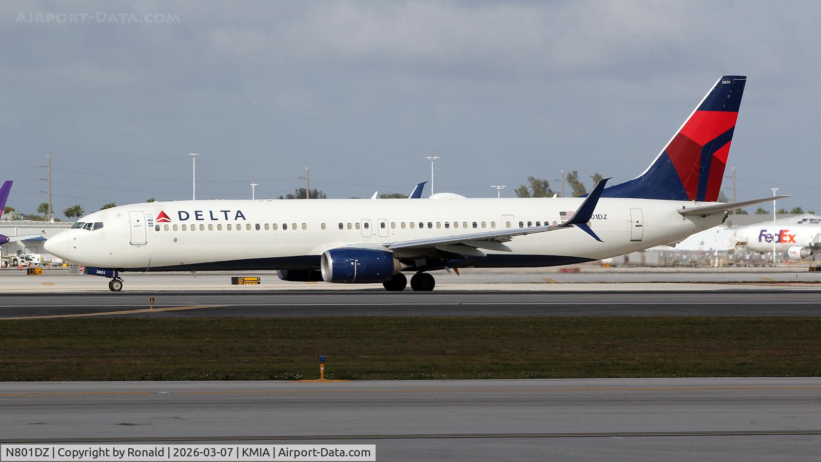 N801DZ, 2013 Boeing 737-932/ER C/N 31912, at mia