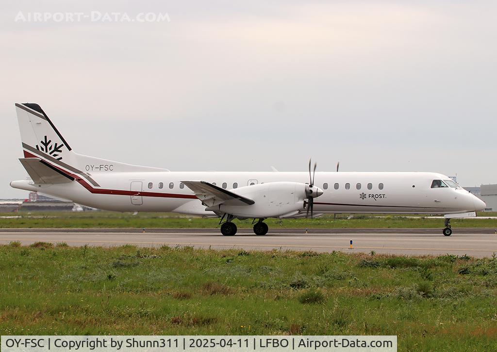 OY-FSC, 1996 Saab 2000 C/N 2000-039, Taxiing holding point rwy 14L for departure...