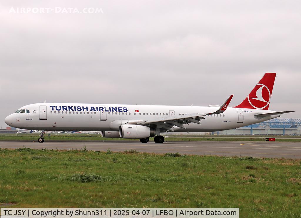 TC-JSY, 2015 Airbus A321-231 C/N 6758, Taxiing to the Terminal...