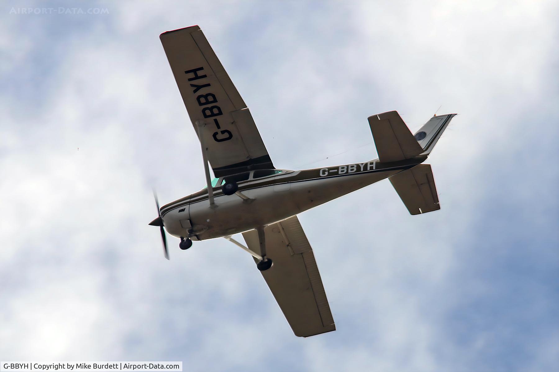 G-BBYH, 1974 Cessna 182P Skylane C/N 182-62814, Over Aylmerton, Norfolk