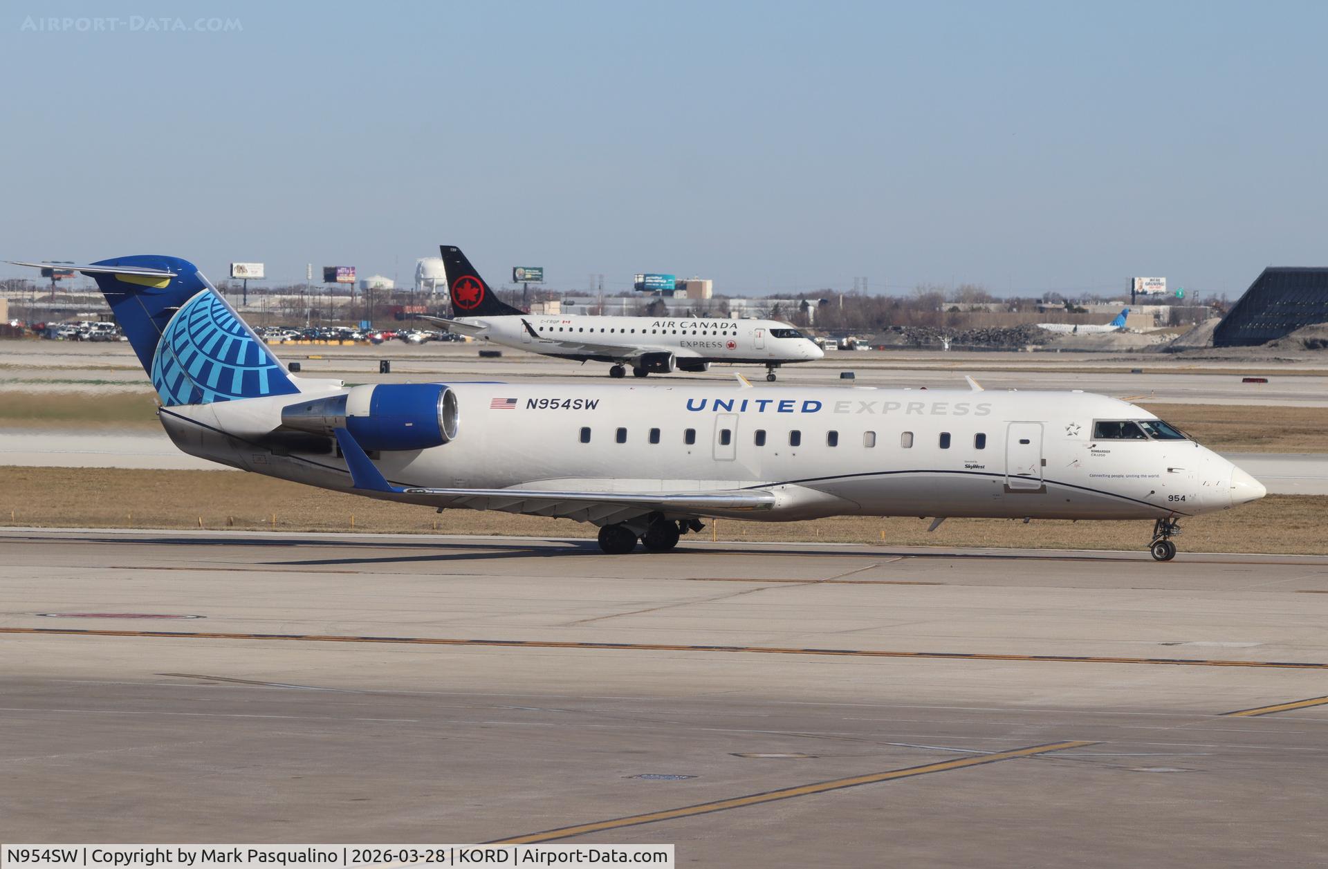 N954SW, 2003 Bombardier CRJ-200LR (CL-600-2B19) C/N 7815, CL-600-2B19