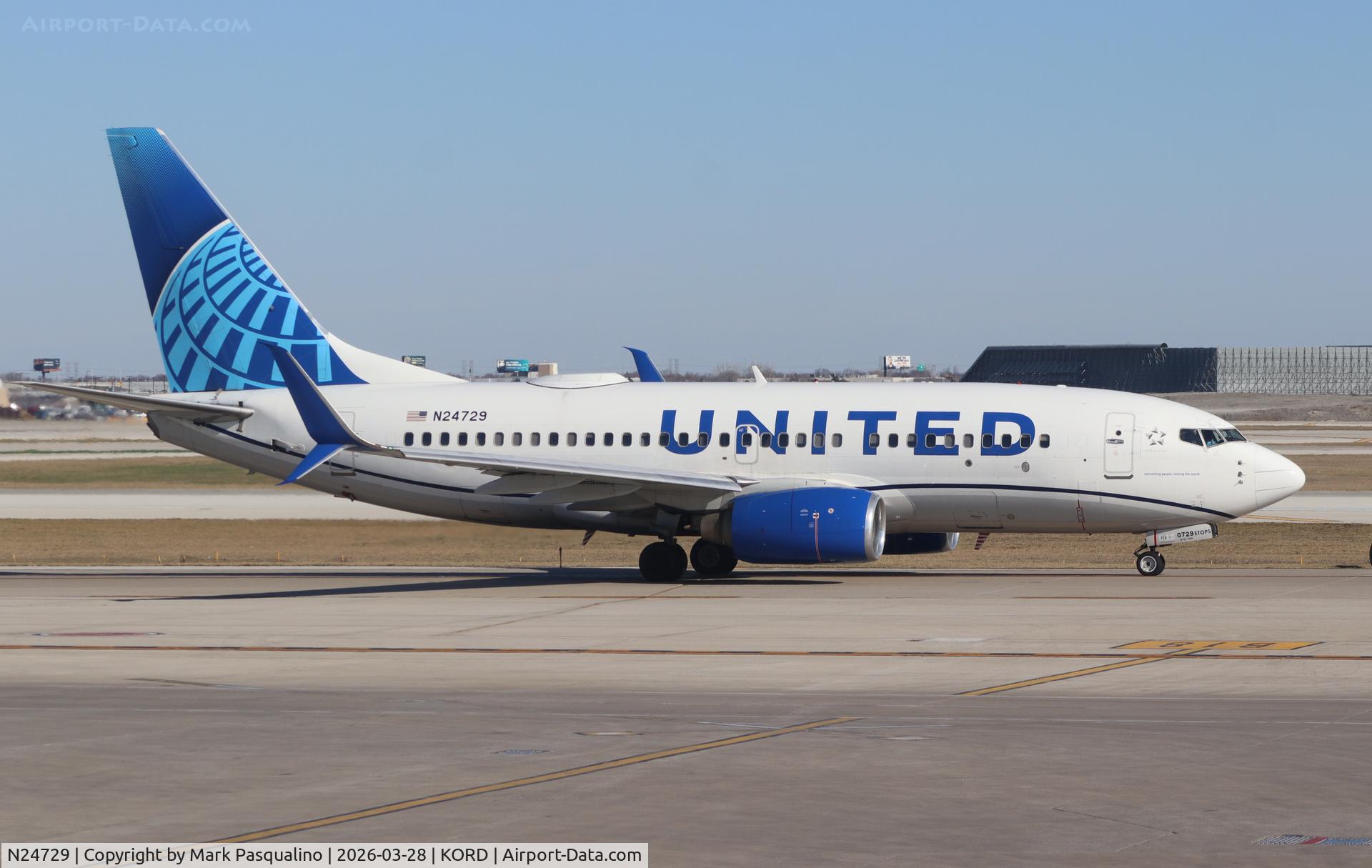 N24729, 1999 Boeing 737-724 C/N 28945, Boeing 737-724