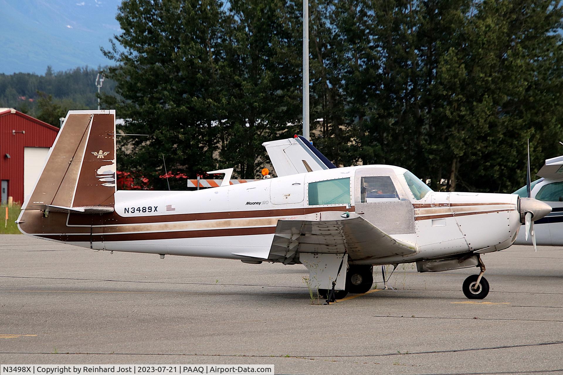 N3498X, 1966 Mooney M20E C/N 1164, Mooney M-20E with a new door at Palmer, AK