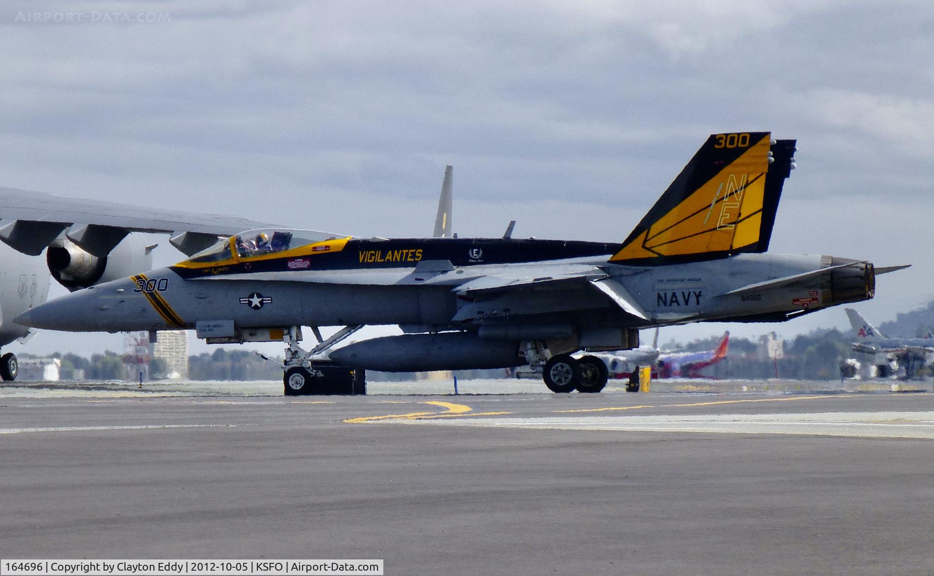 164696, McDonnell Douglas F/A 18C Hornet C/N 1132/C304, Fleet Week San Francisco SFO 2012