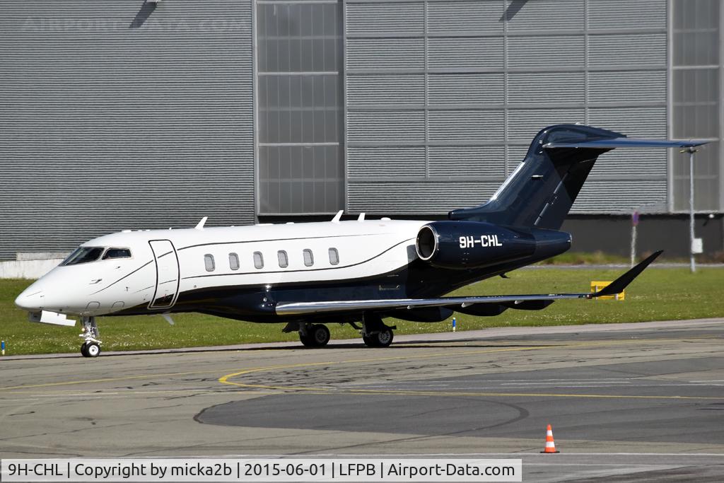 9H-CHL, 2025 Bombardier BD 100-1A10 Challenger 3500 C/N 21085, Taxiing