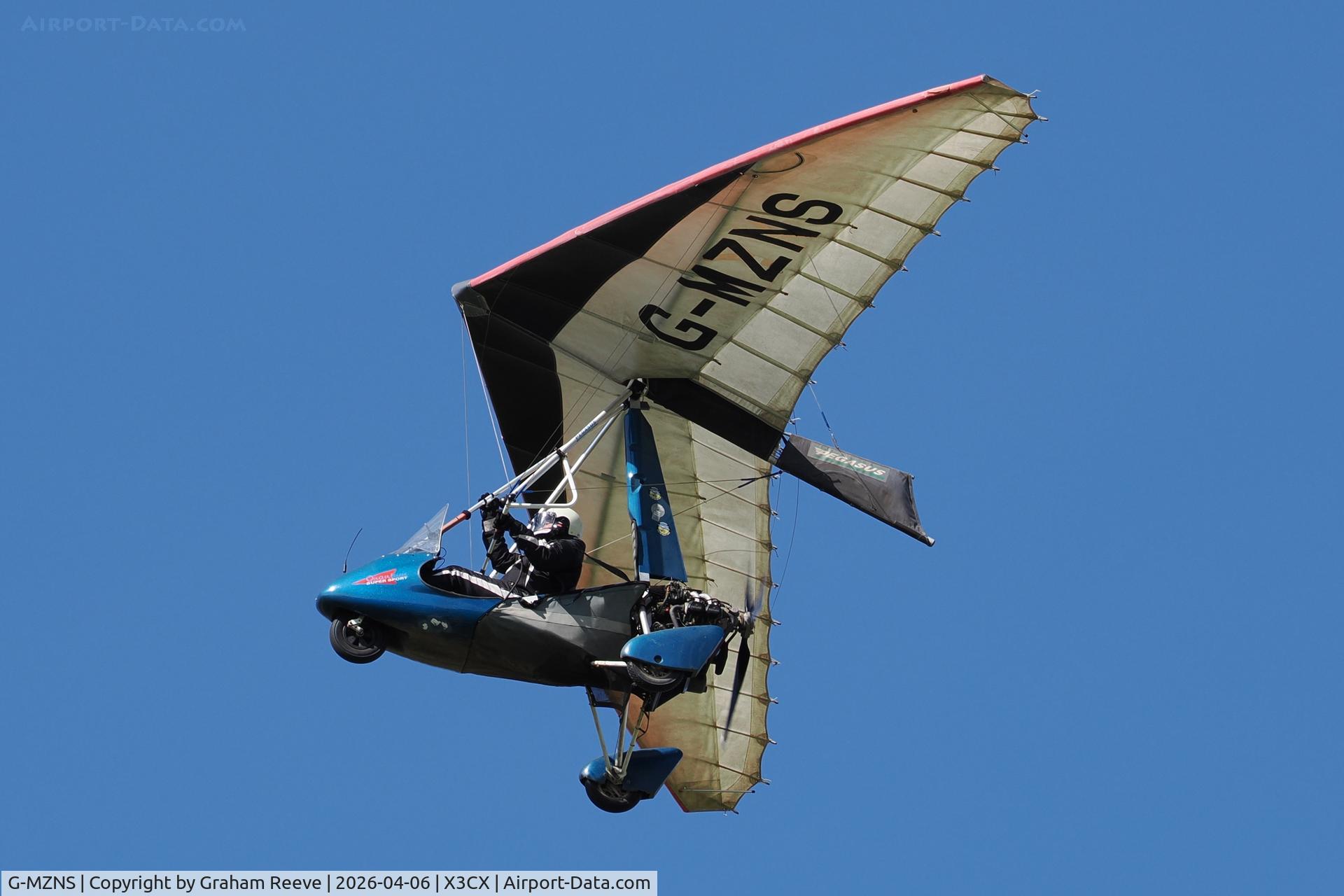 G-MZNS, 1998 Pegasus Quantum 15-912 C/N 7473, Departing from Northrepps.