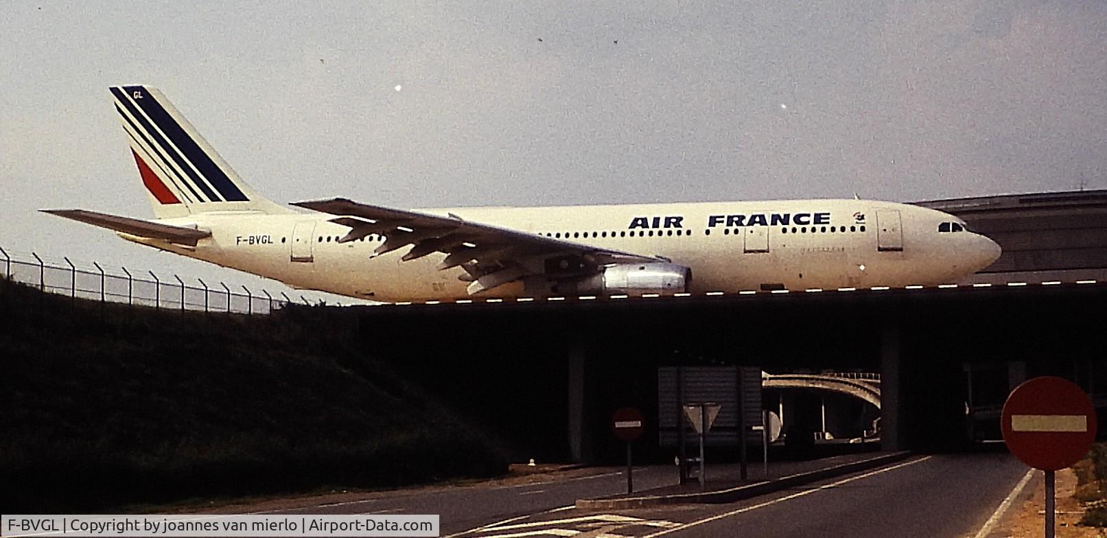 F-BVGL, 1979 Airbus A300B4-203 C/N 074, ex-slide