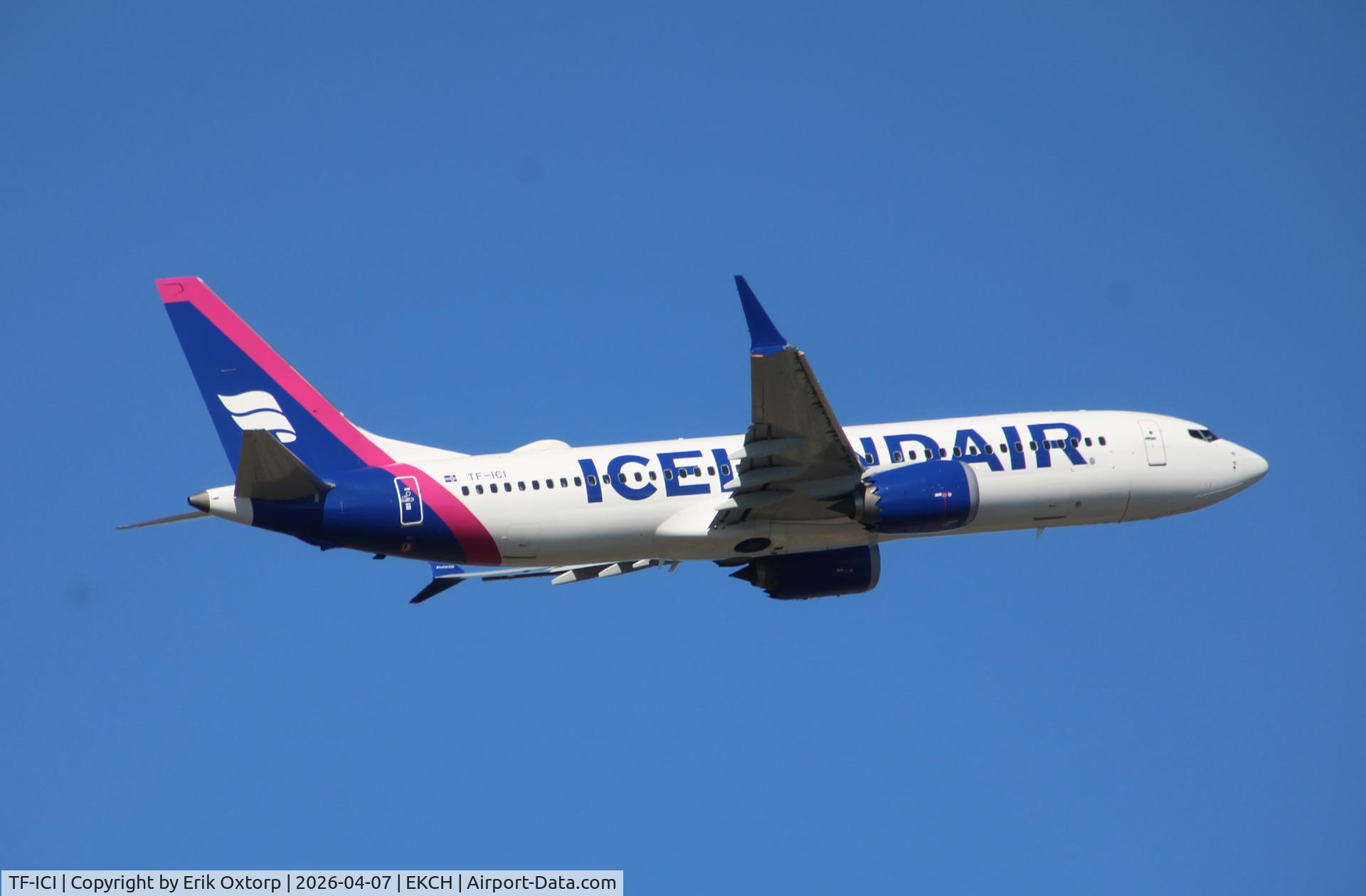 TF-ICI, 2018 Boeing 737 MAX 8 C/N 64992, TF-ICI takeoff rw 04R