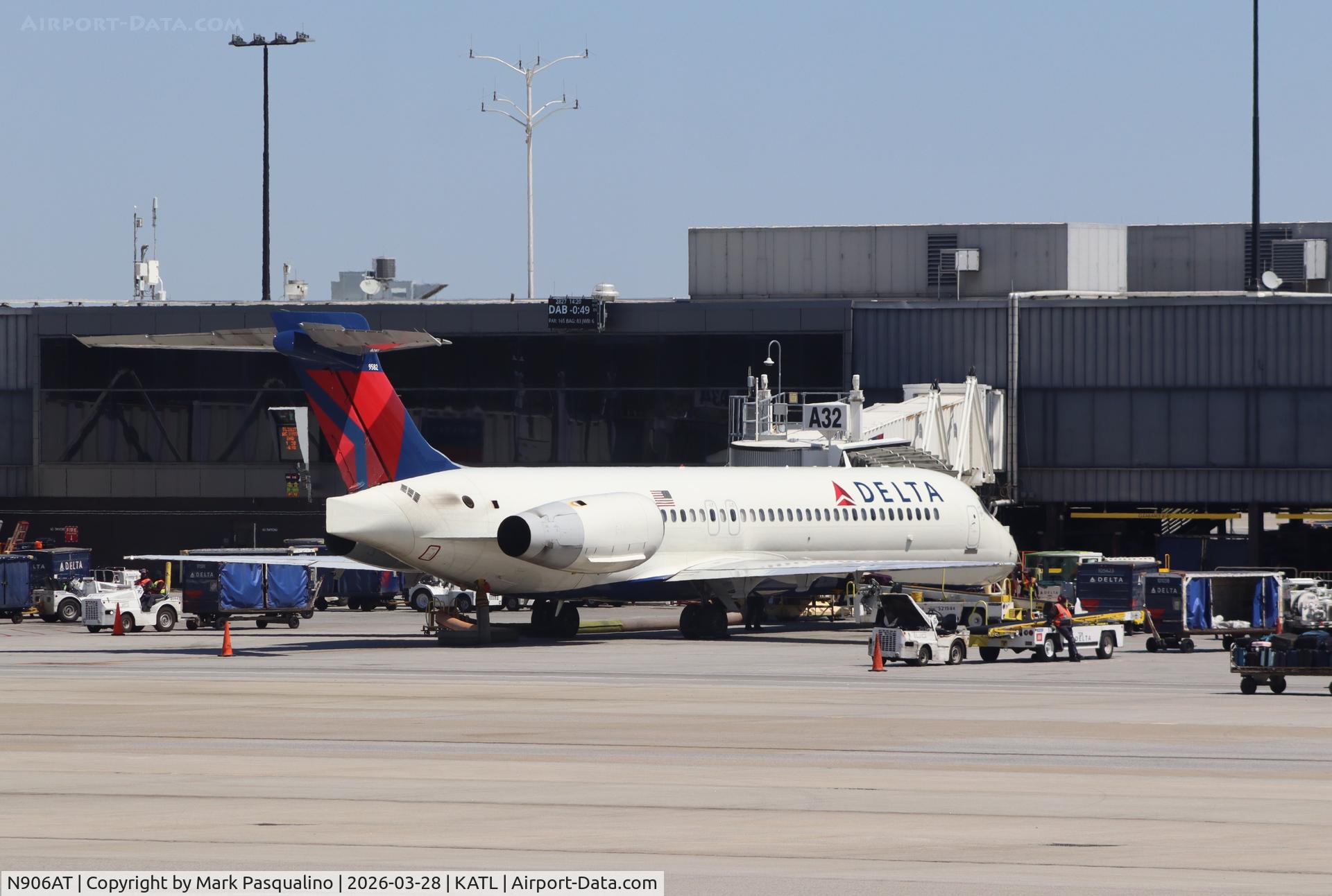 N906AT, 2001 Boeing 717-200 C/N 55087, Boeing 717-200