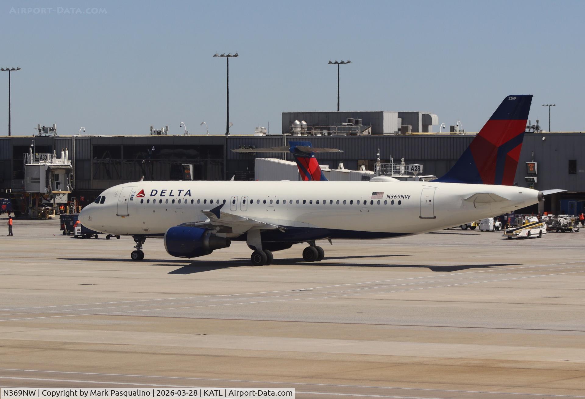 N369NW, 1999 Airbus A320-212 C/N 1011, Airbus A320-212