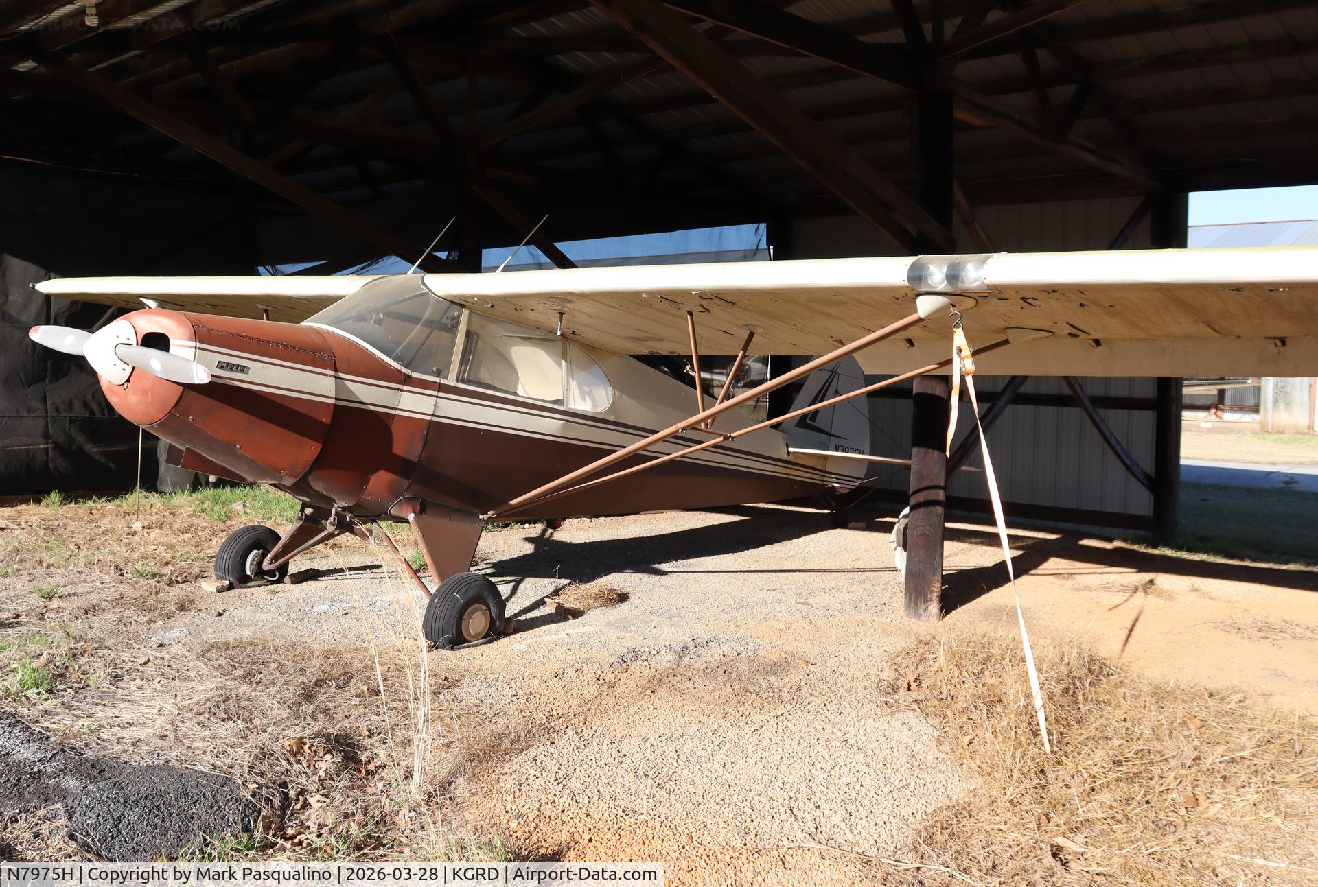N7975H, 1947 Piper PA-12 Super Cruiser C/N 12-883, Piper PA-12
