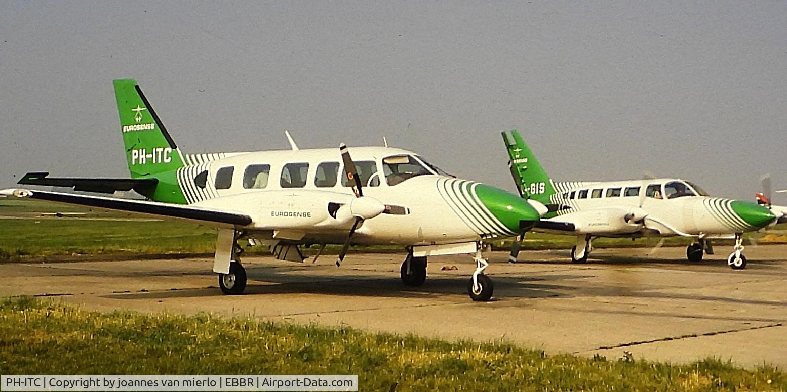 PH-ITC, Piper PA-31-350 Navajo Chieftain C/N 31-7405491, ex-slide
