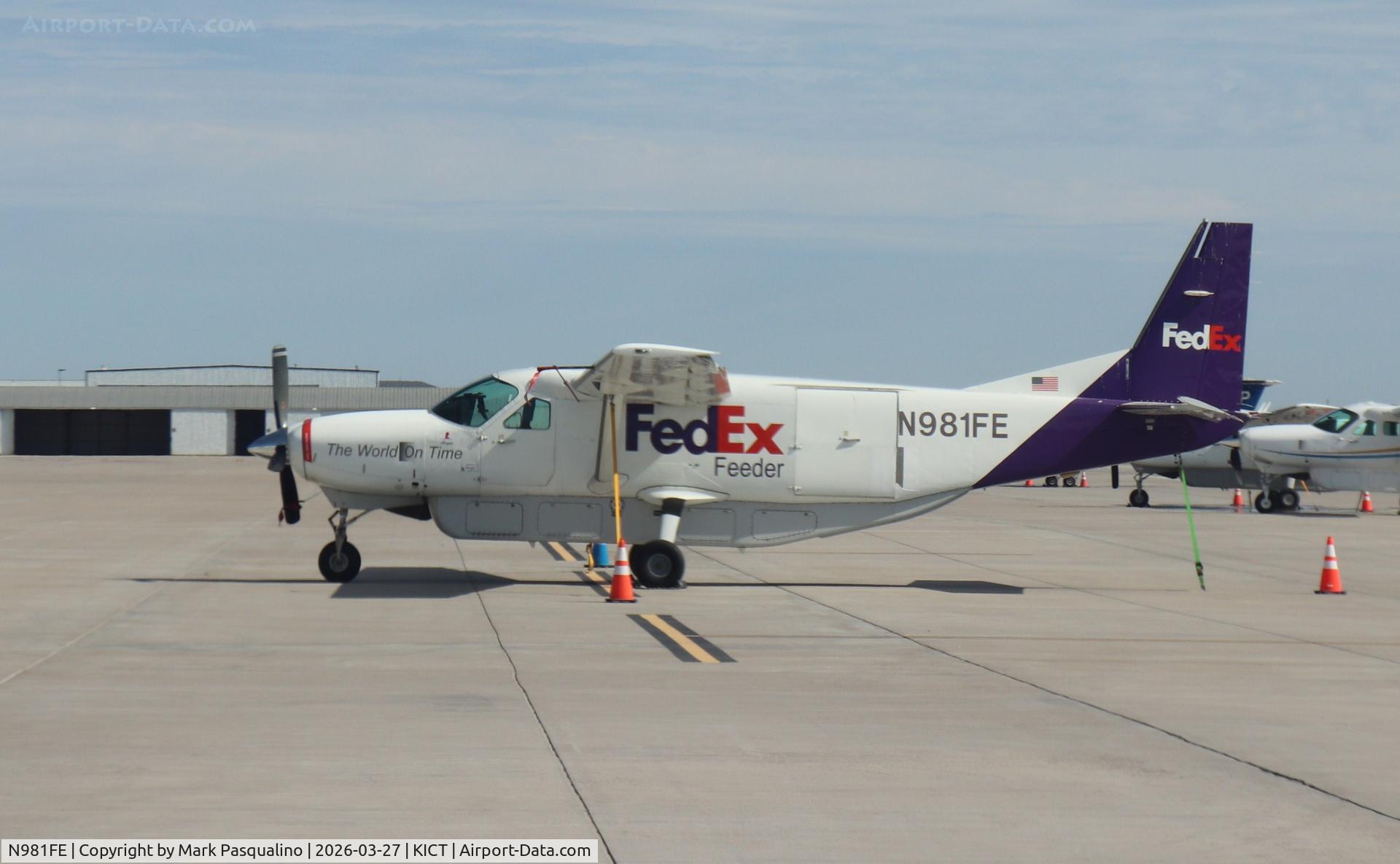 N981FE, 1988 Cessna 208B C/N 208B0110, Cessna 208B