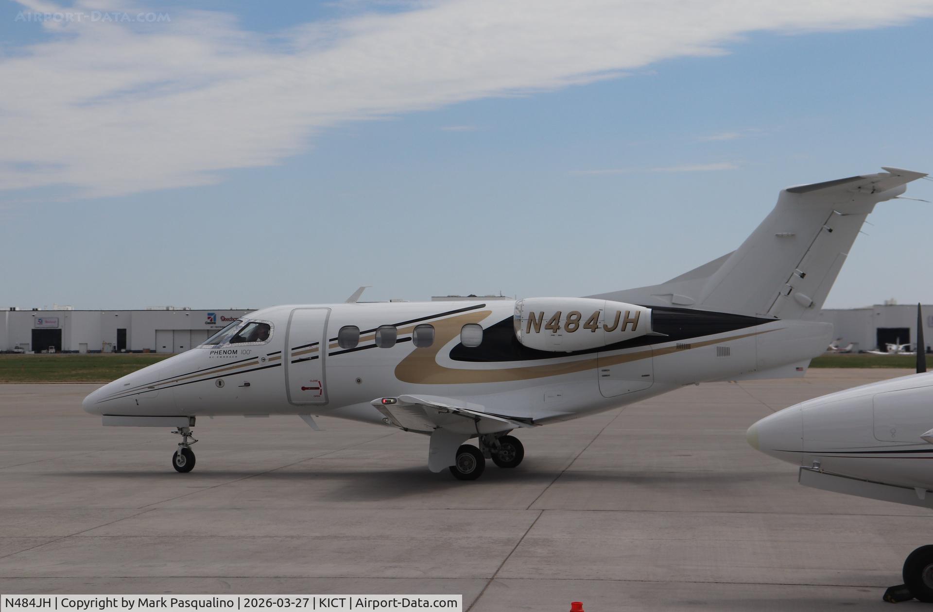 N484JH, 2009 Embraer EMB-500 Phenom 100 C/N 50000016, EMB-500 Phenom 100