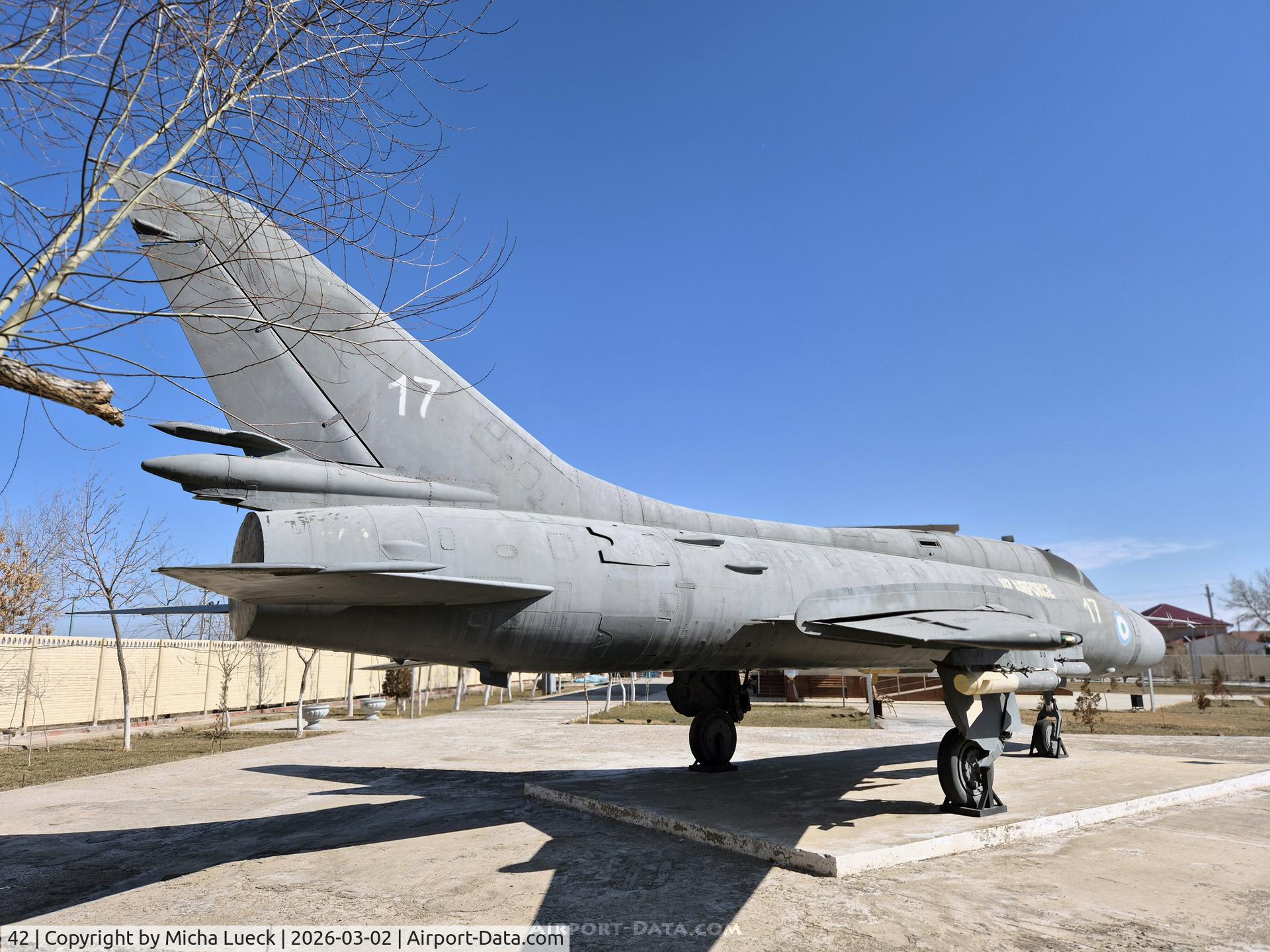42, Sukhoi Su-17M-3 Fitter C C/N 52204, At the Jasorat bog'i park in Nukus
