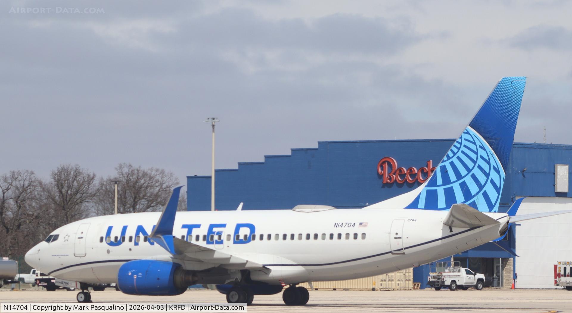N14704, 1998 Boeing 737-724 C/N 28765, Boeing 737-724