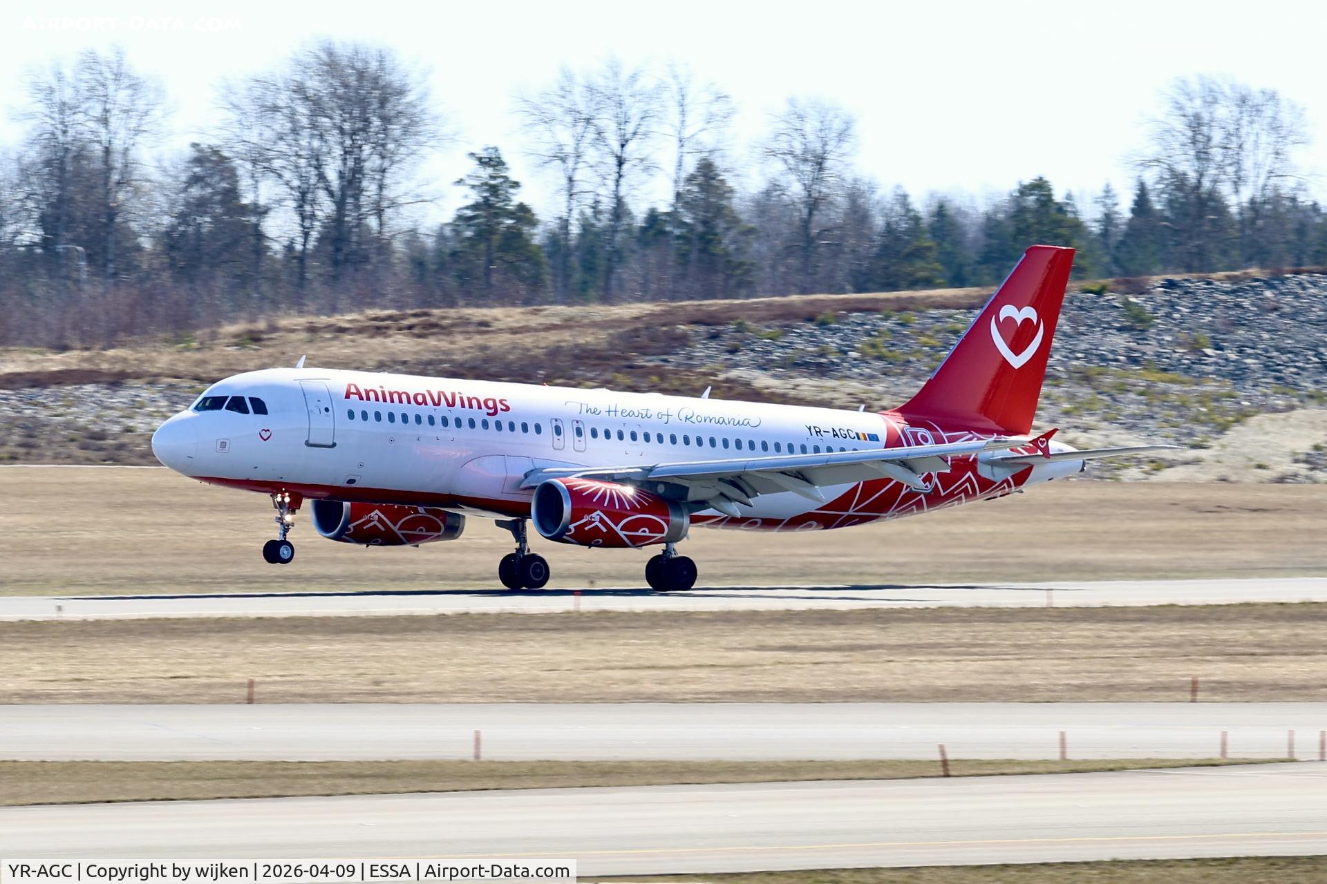 YR-AGC, 2009 Airbus A320-232 C/N 3621, Rwy 01R