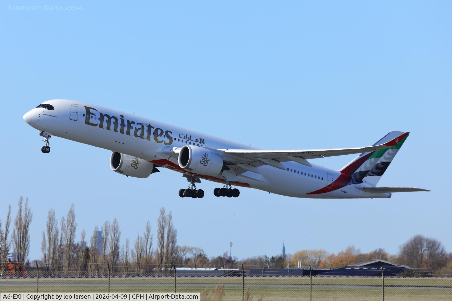 A6-EXI, 2025 Airbus A350-941 C/N 696, Copenhagen 9.4.2026