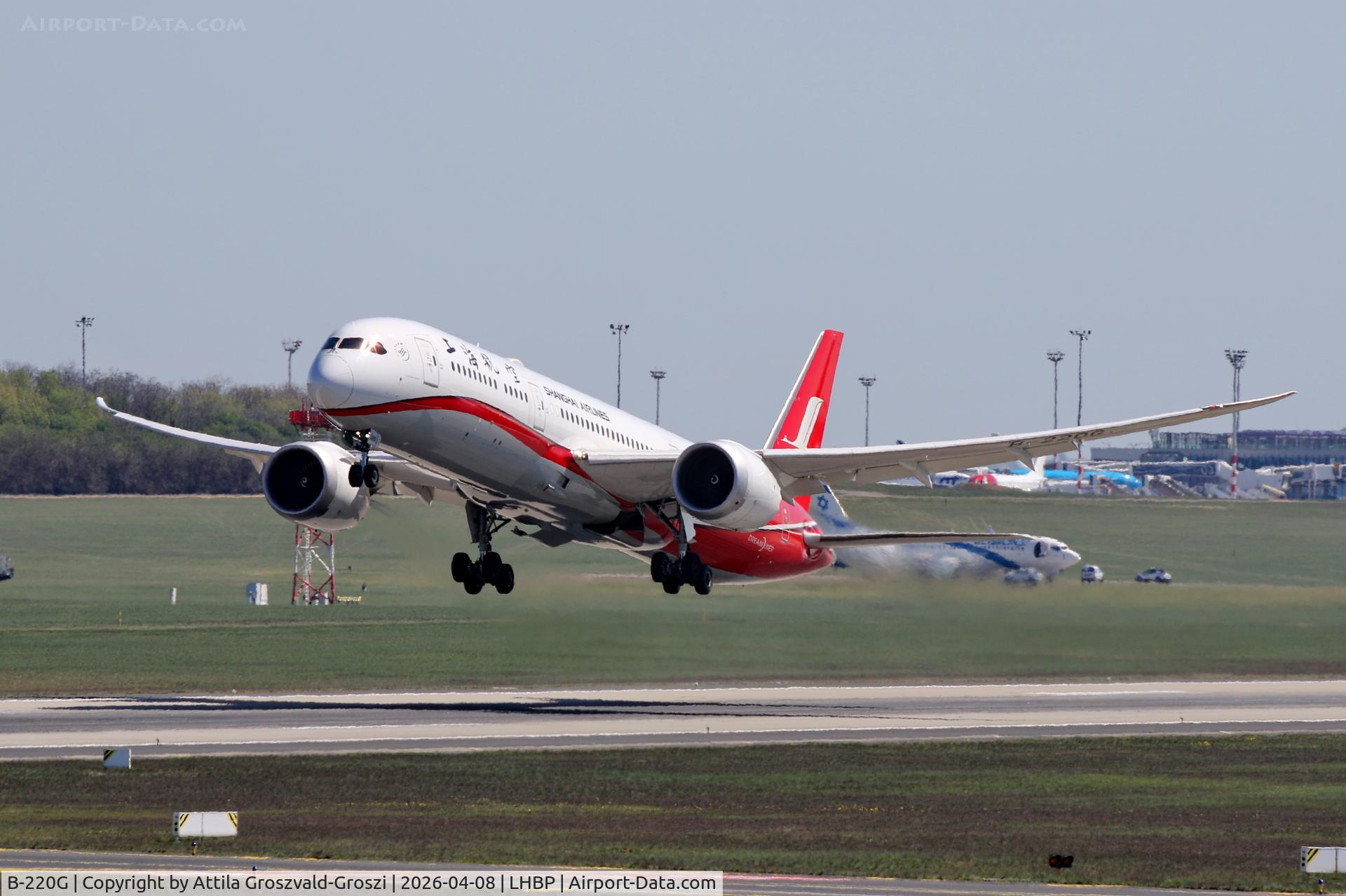 B-220G, 2021 Boeing 787-9 Dreamliner Dreamliner C/N 63718, LHBP - Budapest Liszt Ferenc Airport (BUD)