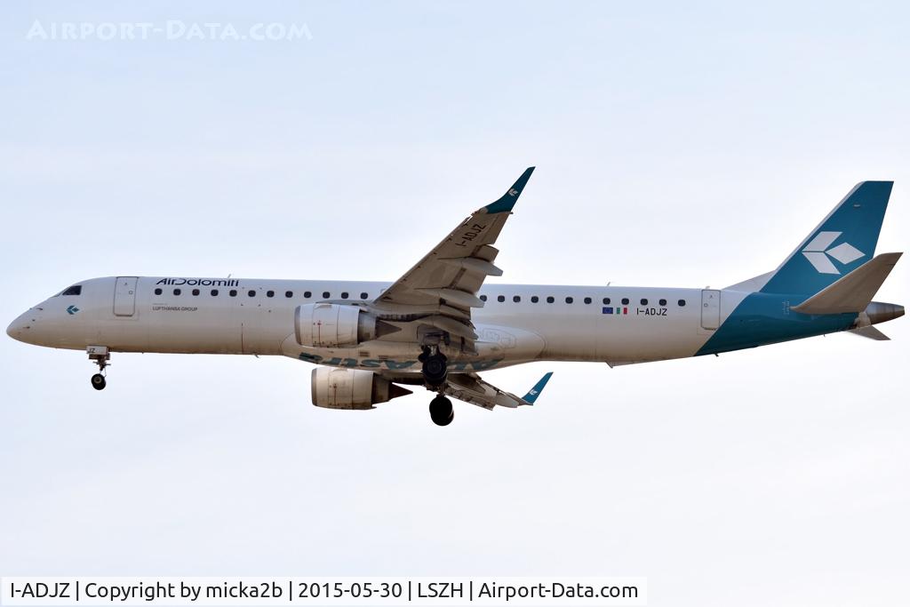 I-ADJZ, 2010 Embraer EMB-195LR C/N 316, Landing