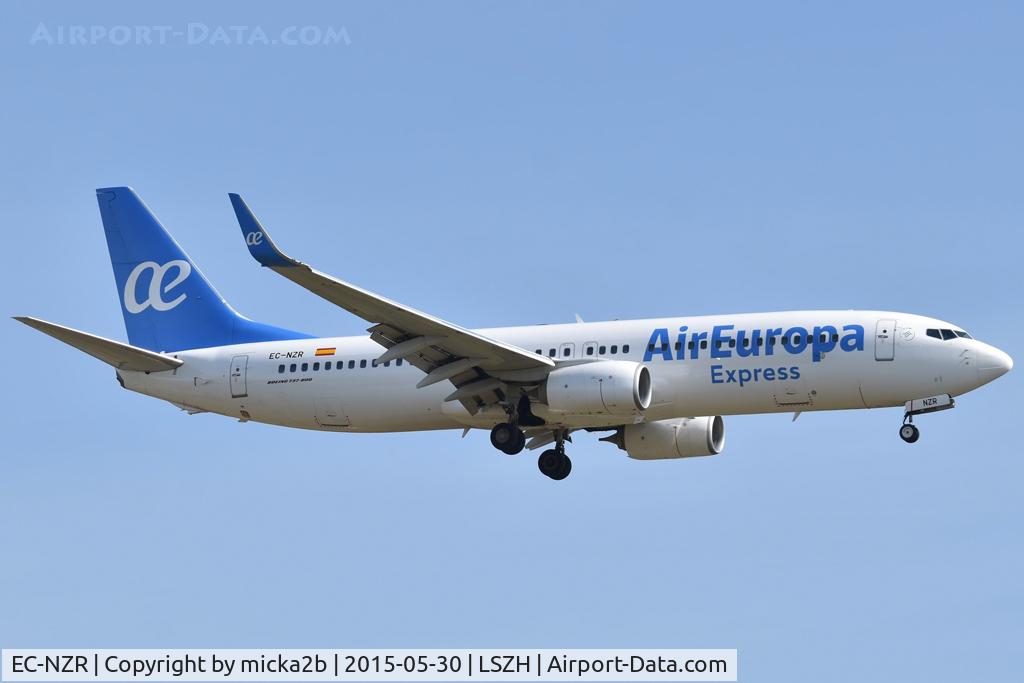 EC-NZR, 2012 Boeing 737-8AS C/N 40318, Landing