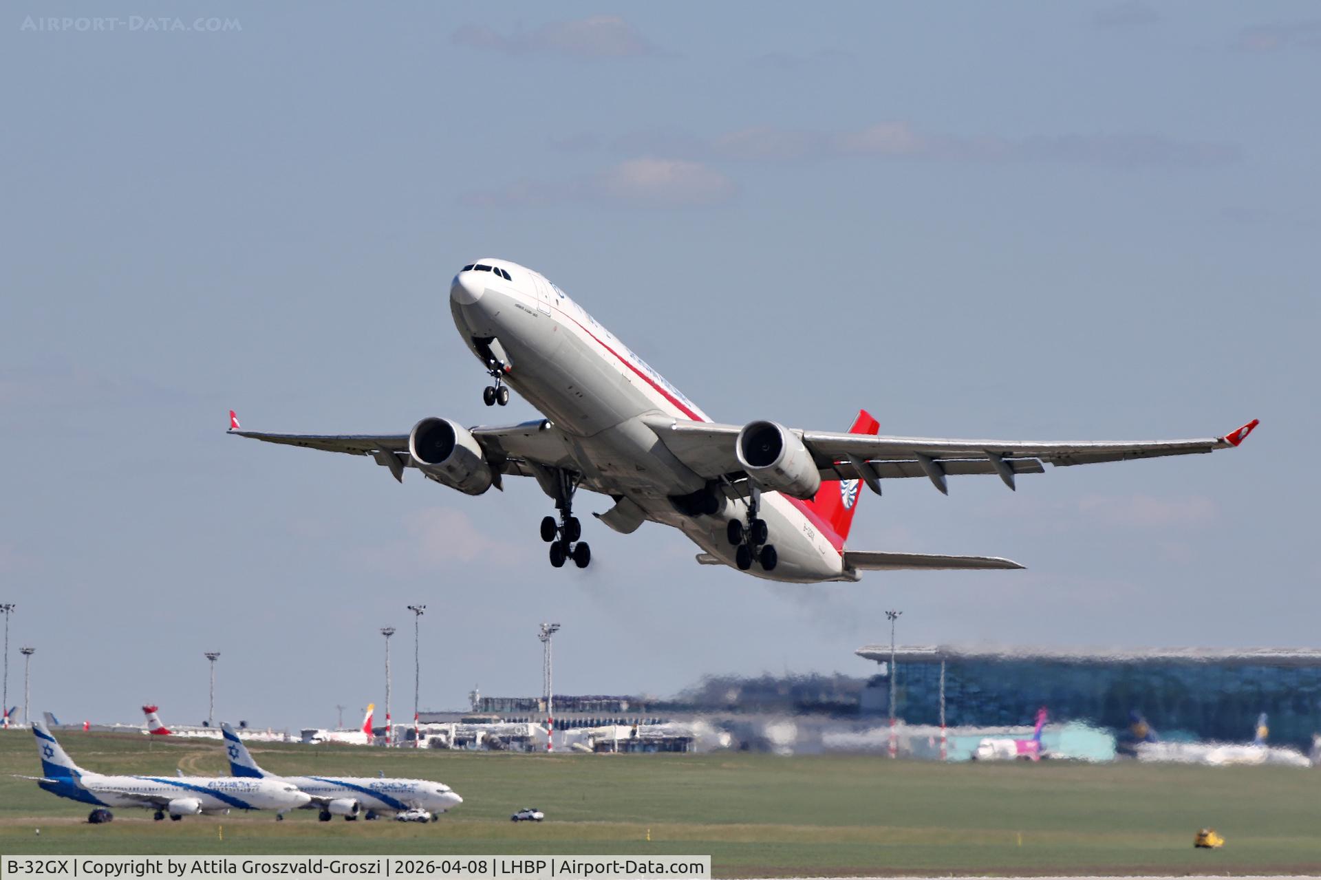 B-32GX, 2008 Airbus A330-343X C/N 954, LHBP - Budapest Liszt Ferenc Airport (BUD)