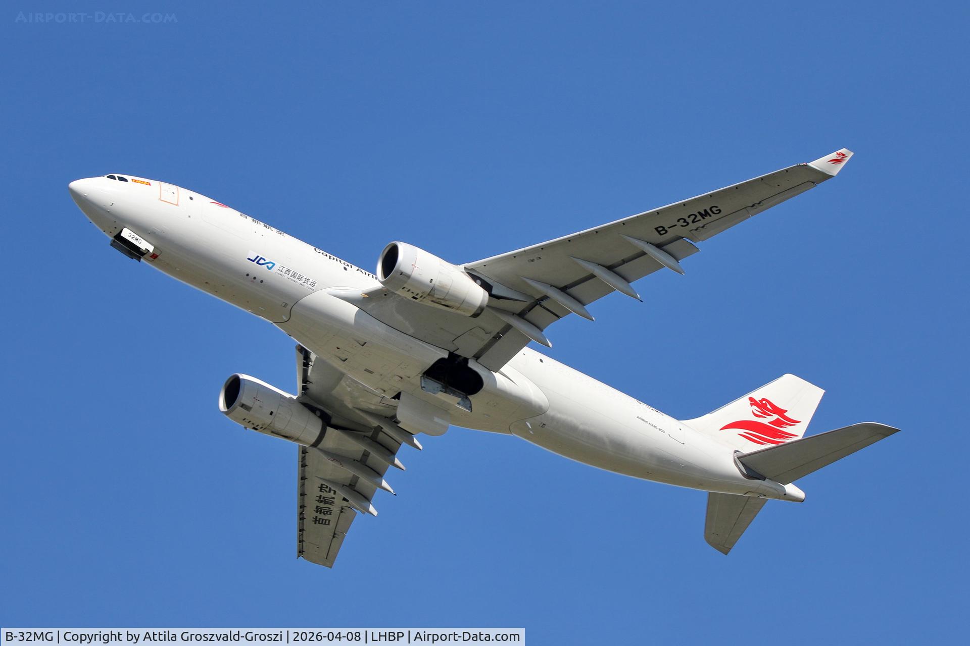 B-32MG, 2006 Airbus A330-243 C/N 797, LHBP - Budapest Liszt Ferenc Airport (BUD)