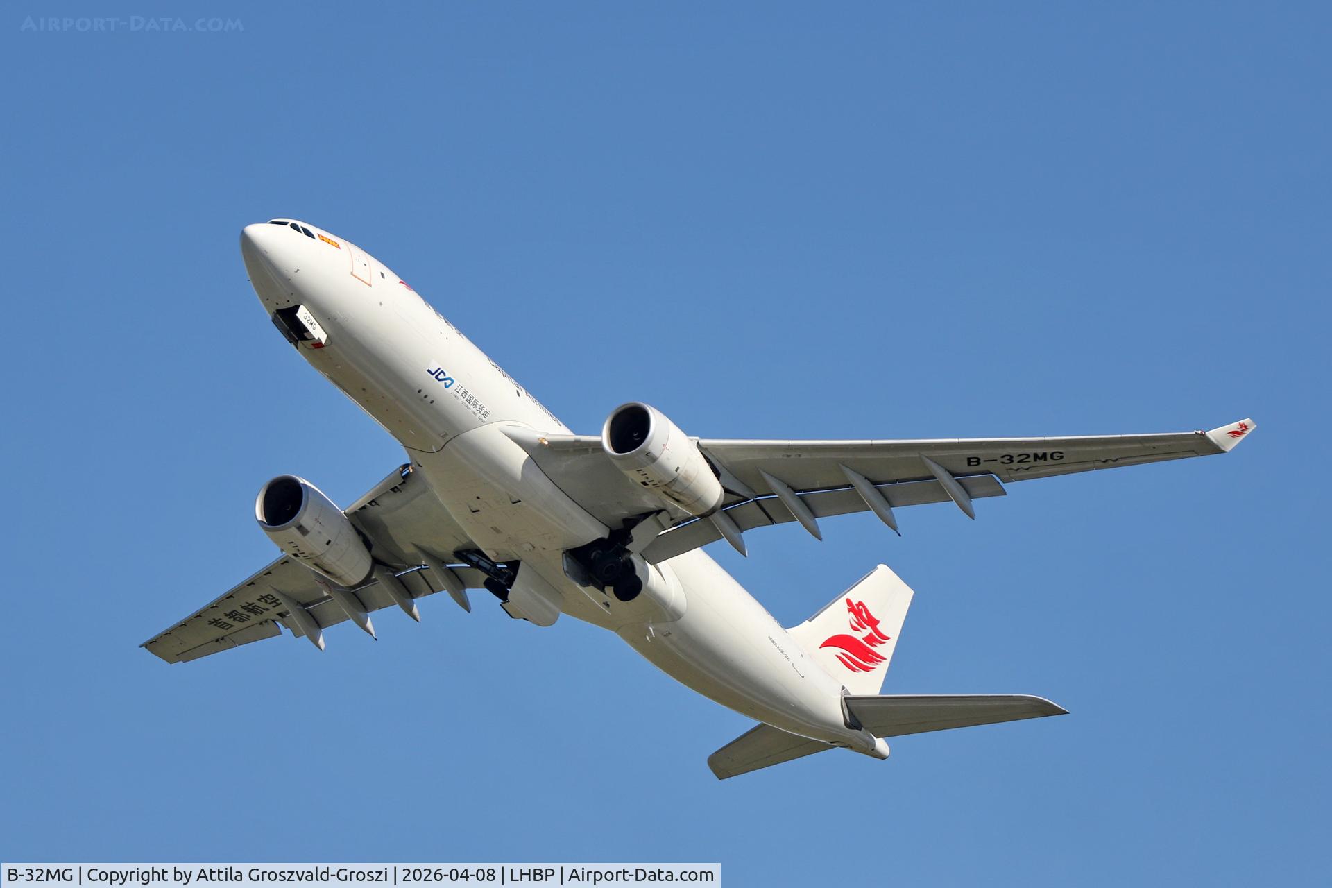 B-32MG, 2006 Airbus A330-243 C/N 797, LHBP - Budapest Liszt Ferenc Airport (BUD)