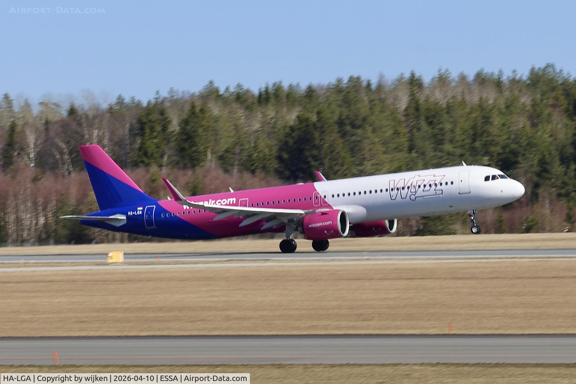 HA-LGA, 2022 Airbus A321-271NX C/N 10950, Rwy 19L