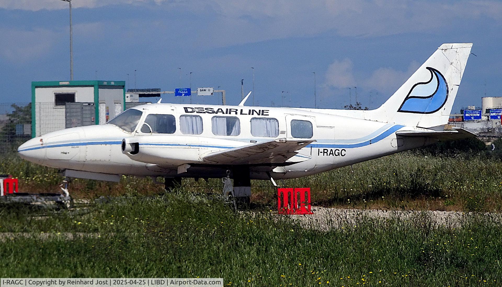I-RAGC, 1975 Piper PA-31-350 Navajo Chieftain Chieftain C/N 31-7552024, With Desairline titles, but without engine at Bari, Italy