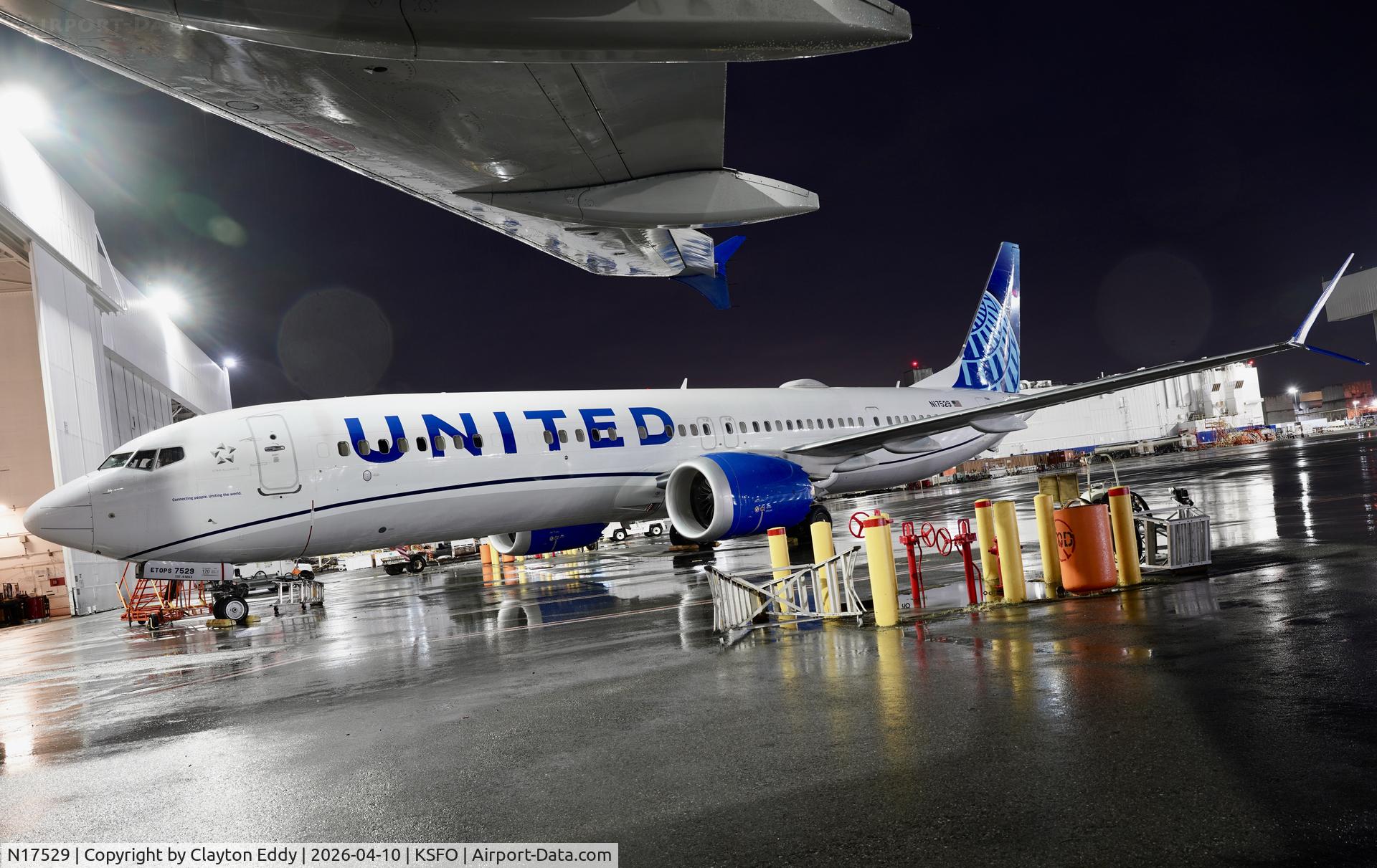 N17529, 2019 Boeing 737-9 MAX C/N 64503, SFO 2026