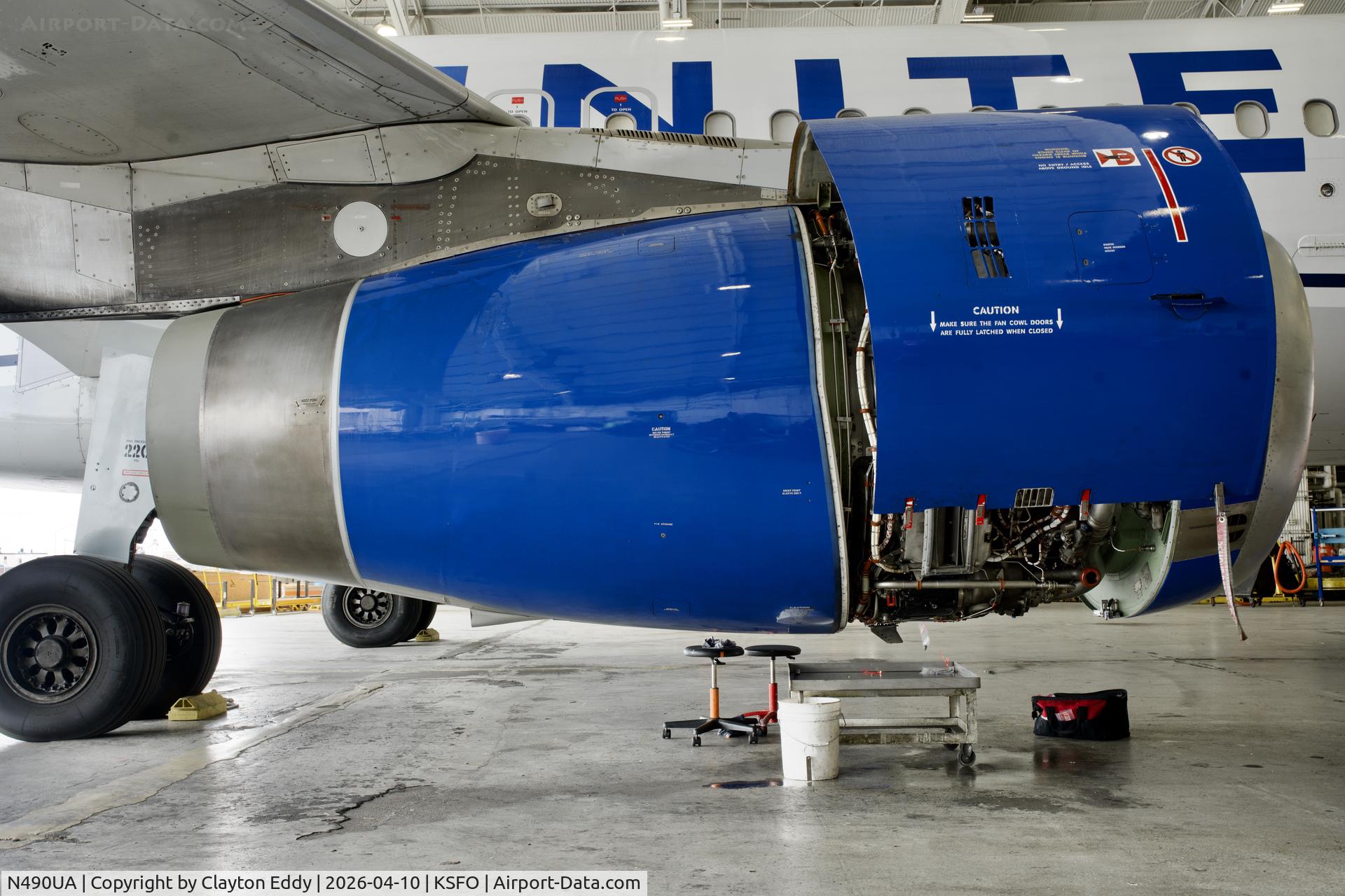 N490UA, 2002 Airbus A320-232 C/N 1728, SFO 2026
