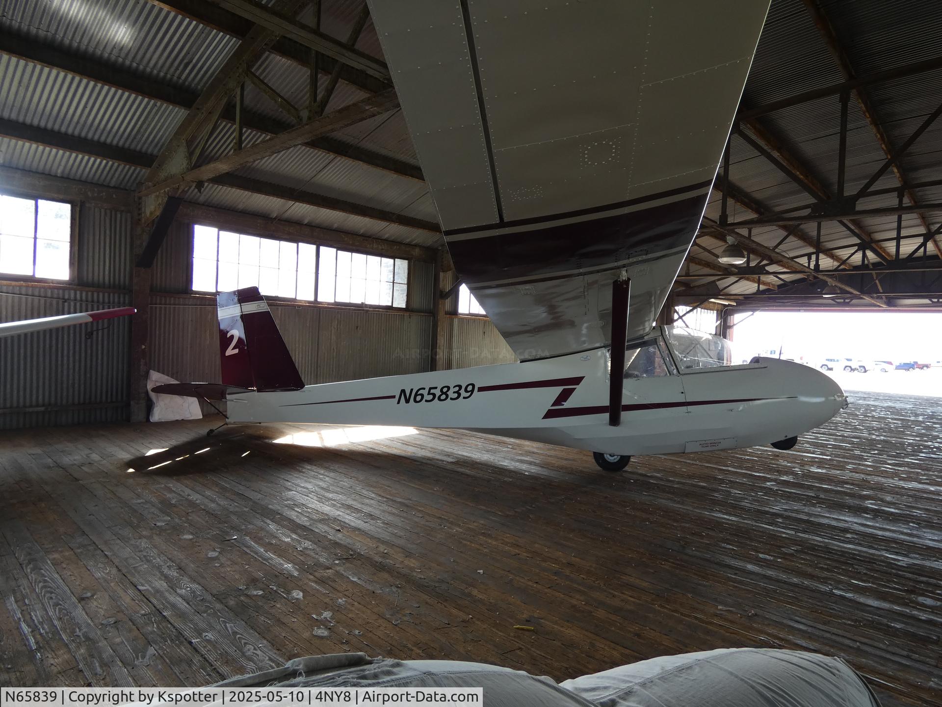 N65839, 1974 Schweizer SGS 2-33A C/N 329, Inside the hangar