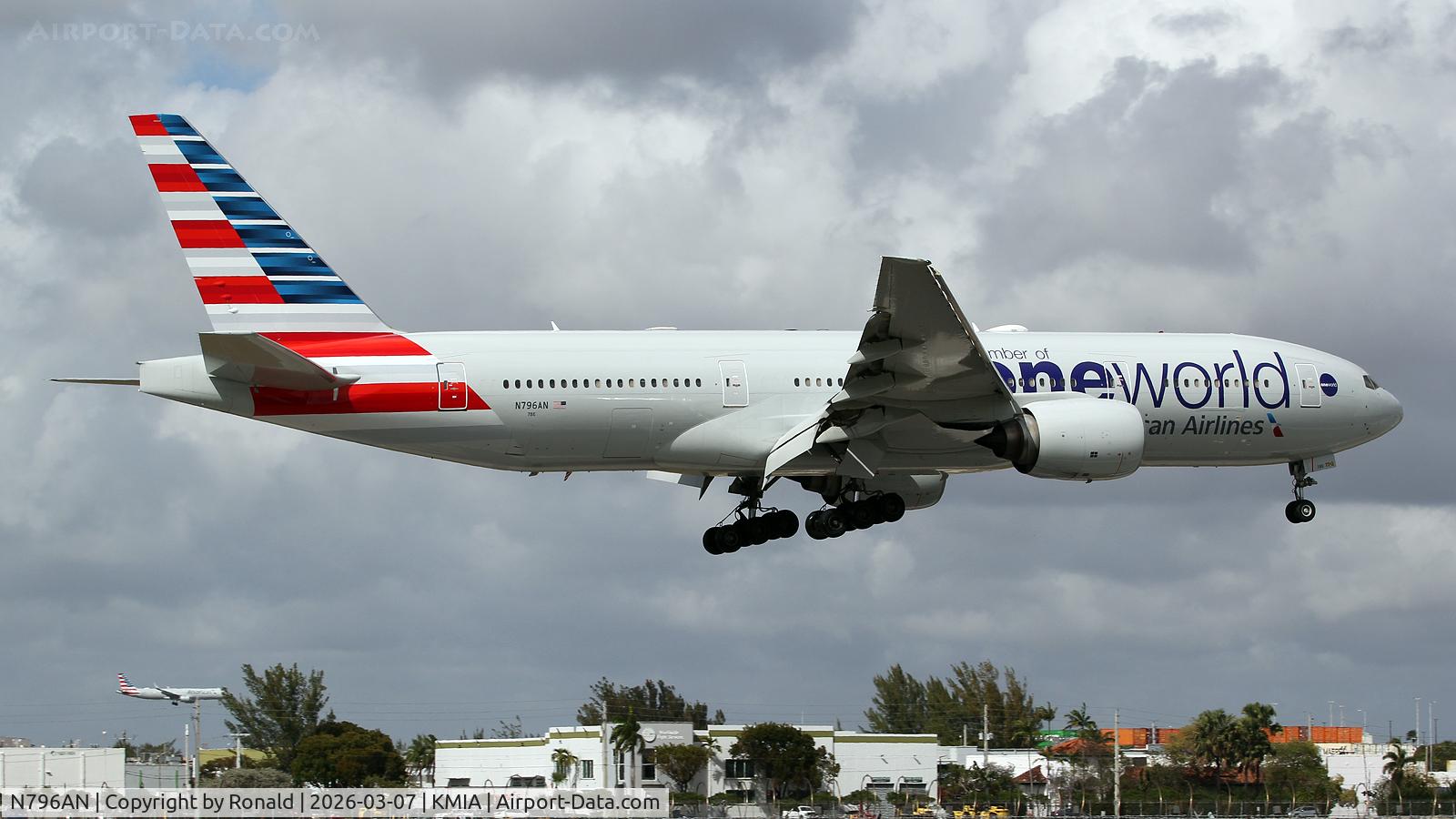 N796AN, 2000 Boeing 777-223 C/N 30796, at mia