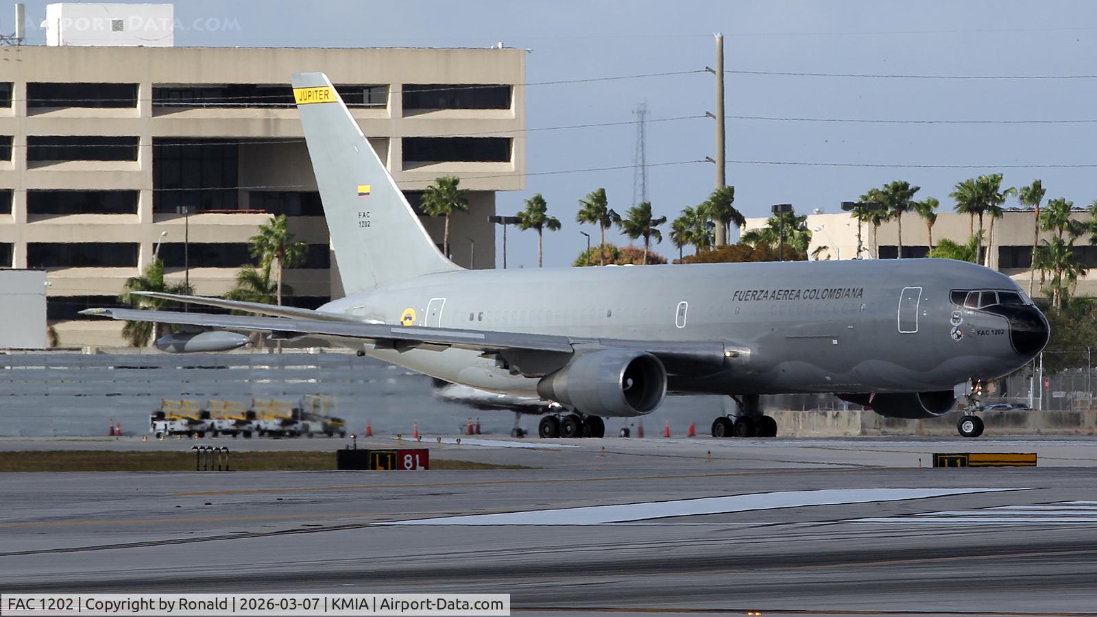 FAC 1202, 1988 Boeing 767-2J6/ER MMTT C/N 24157, at mia