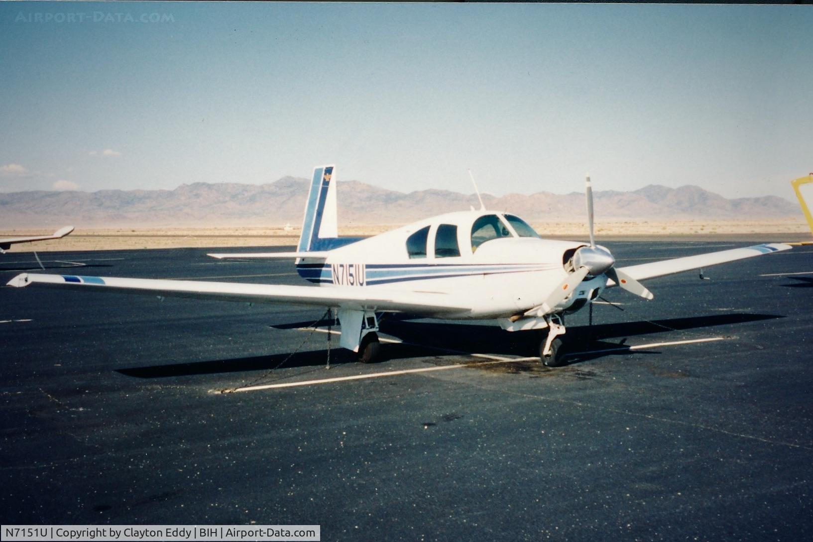 N7151U, 1964 Mooney M20E C/N 390, Bishop airport in California 1994