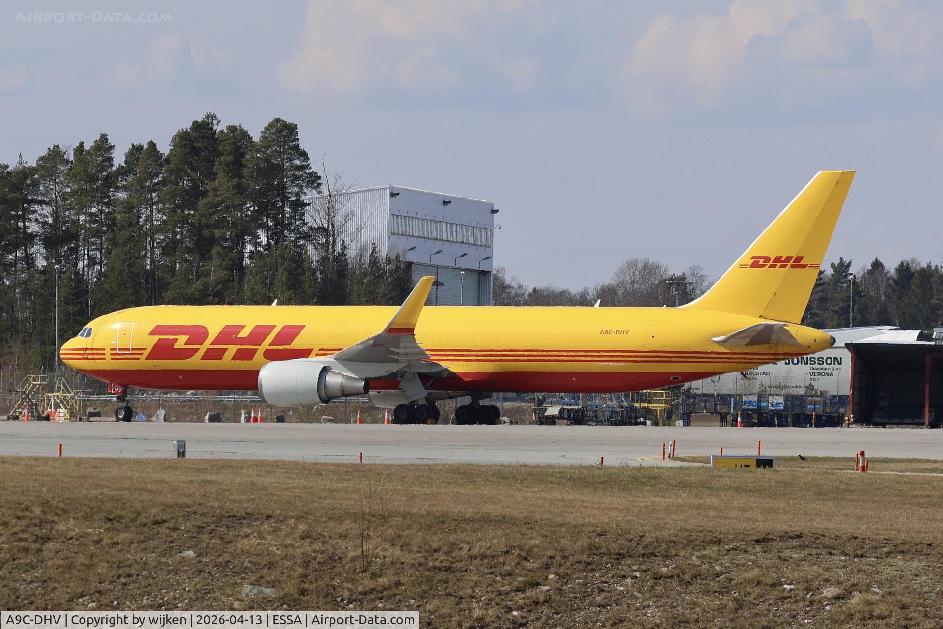 A9C-DHV, 2002 Boeing 767-323/ER C/N 33081, Ramp R