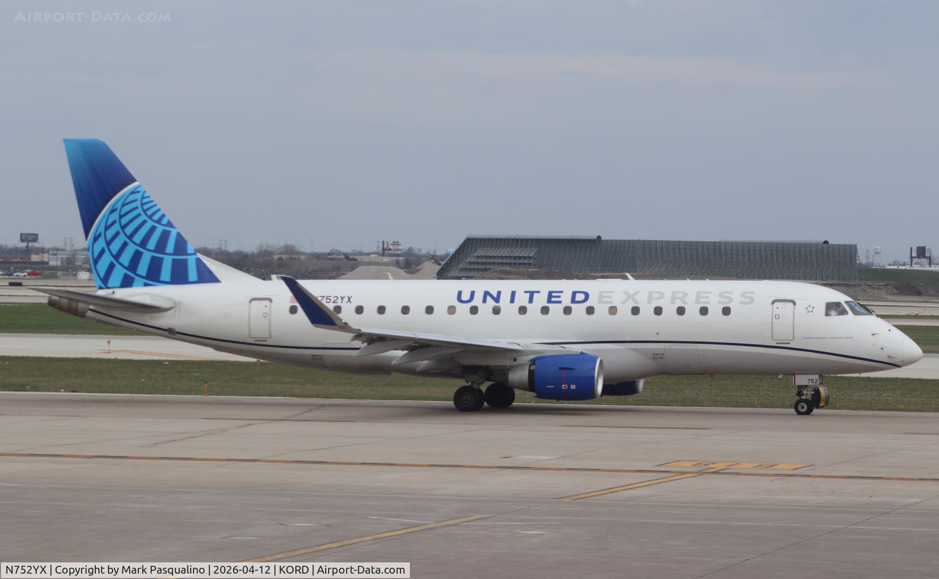 N752YX, 2017 Embraer 175LR (ERJ-170-200LR) C/N 17000689, ERJ-170-200LR