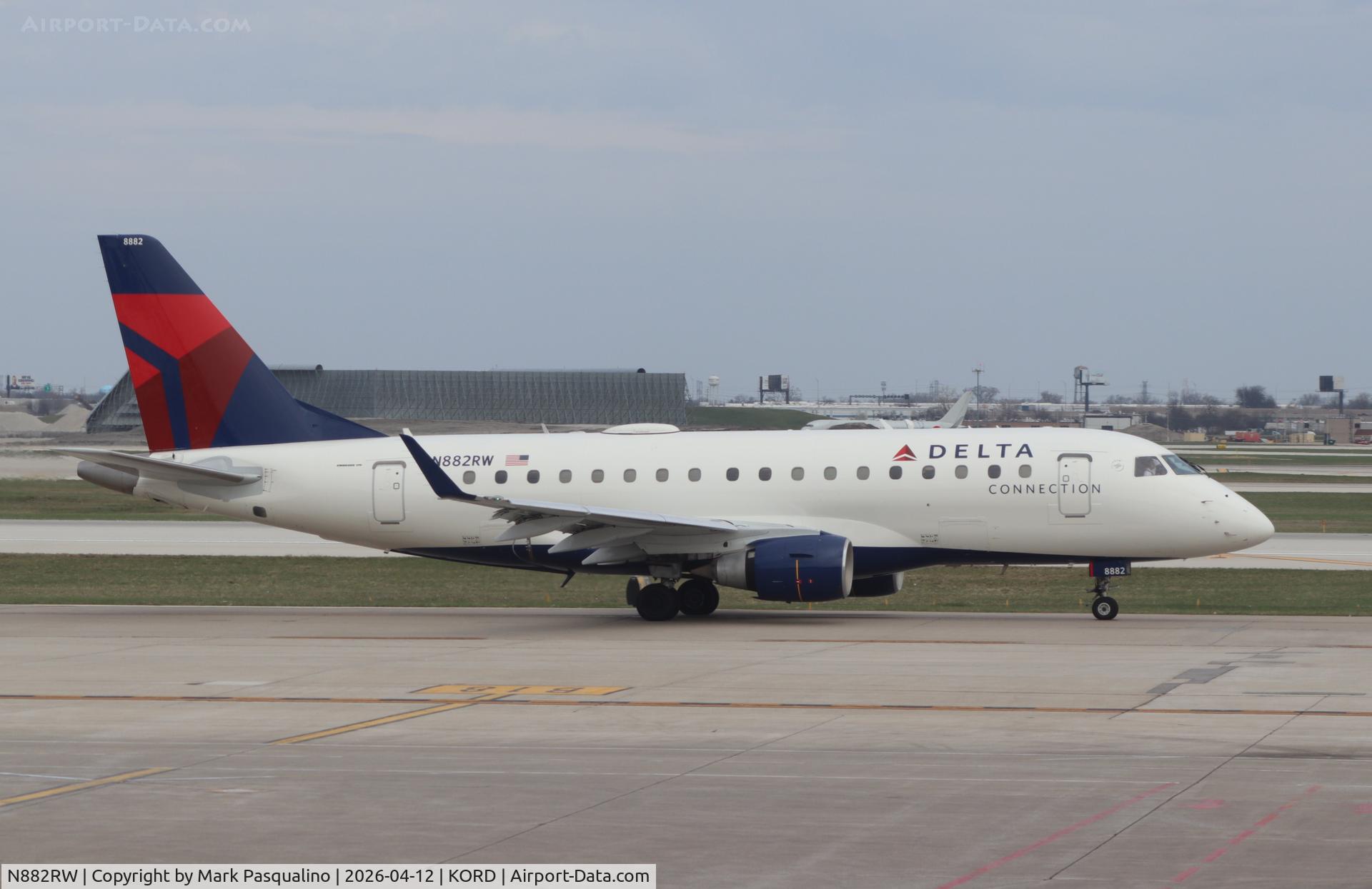 N882RW, 2008 Embraer ERJ-170LR C/N 17000255, ERJ-170-100LR