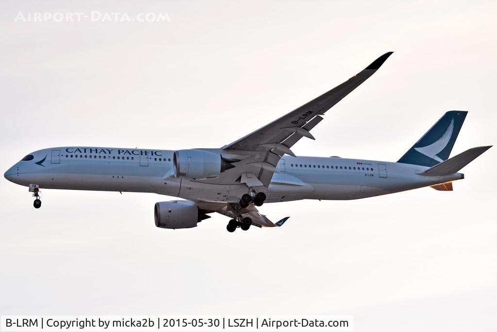 B-LRM, 2016 Airbus A350-941 C/N 075, Landing