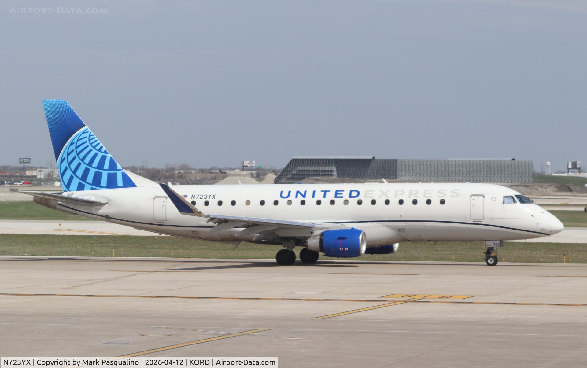 N723YX, 2015 Embraer 175LR (ERJ-170-200LR) C/N 17000498, ERJ-170-200LR
